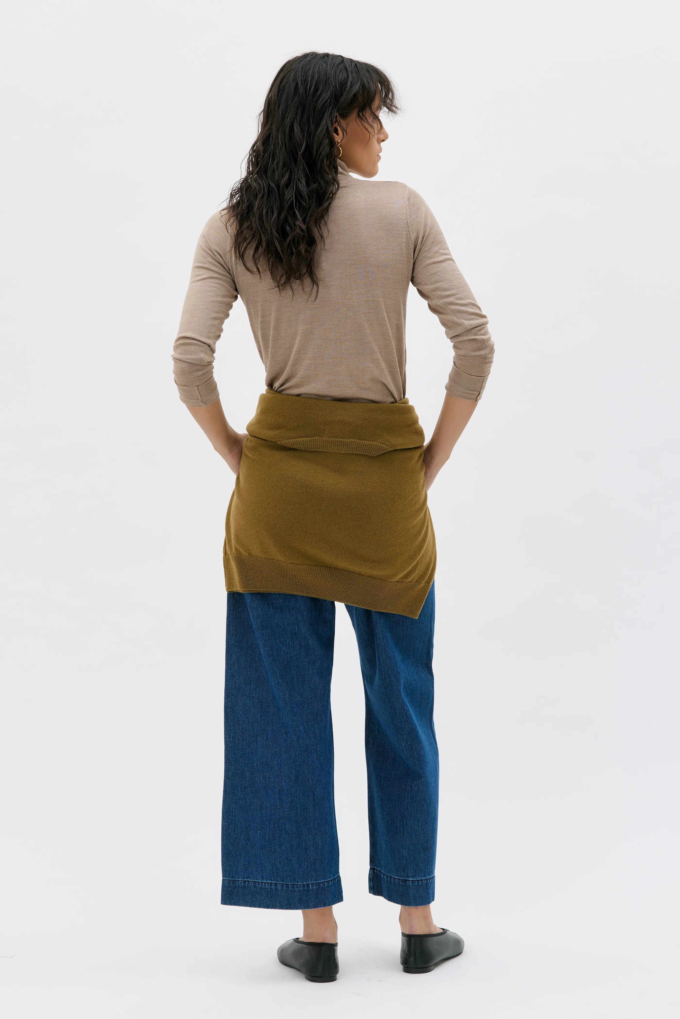 Loka Silk Cashmere Roll Neck Sweater - Desert Taupe