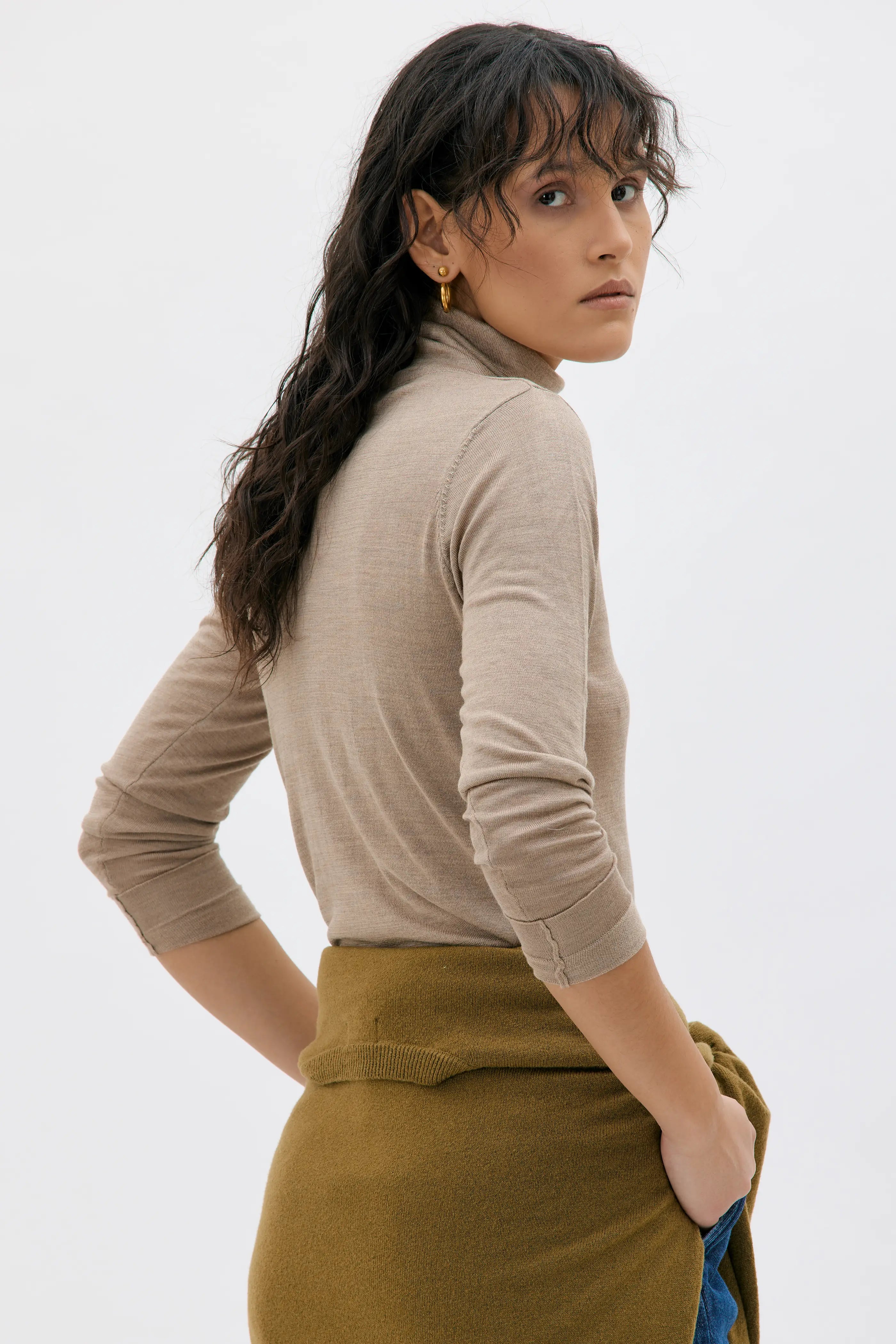 Loka Silk Cashmere Roll Neck Sweater - Desert Taupe
