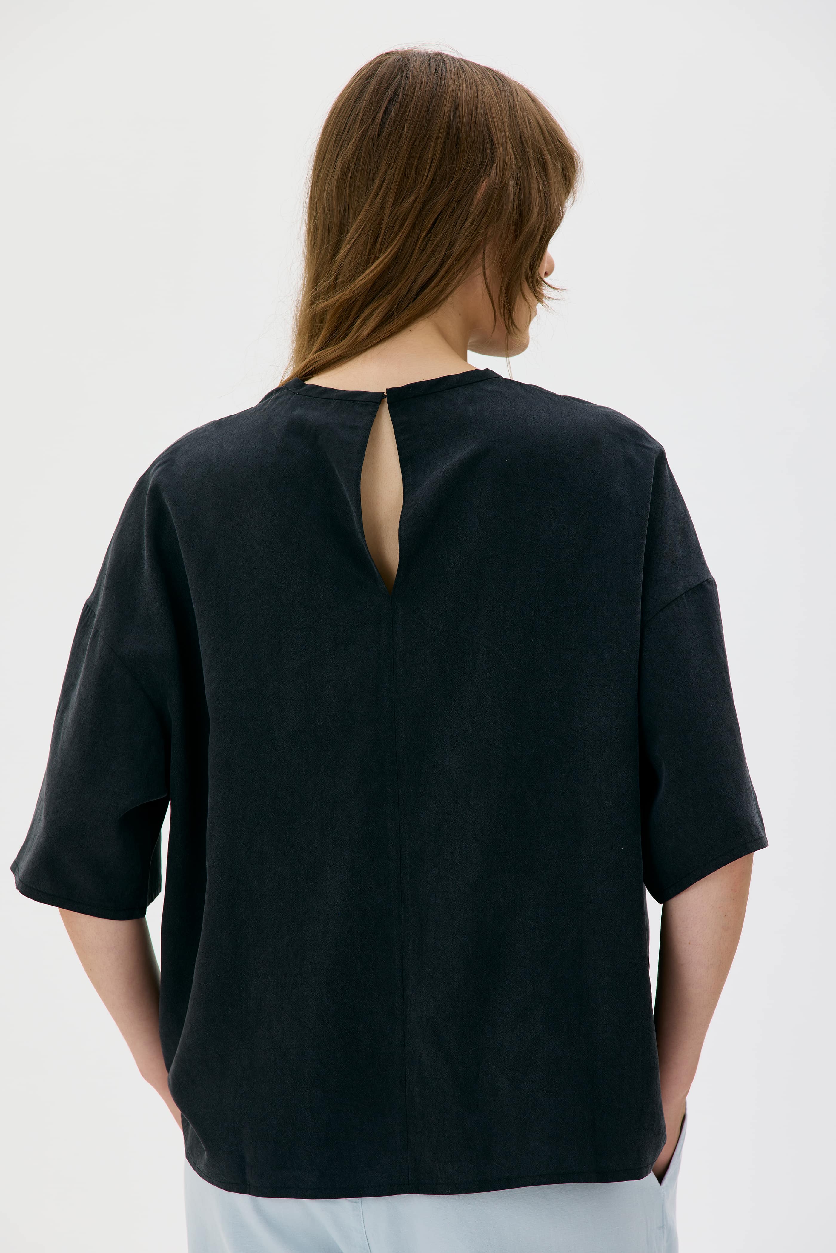 Jako Light Tencel T-shirt Blouse - Black
Jako lätt Tencel T-shirt blus - svart