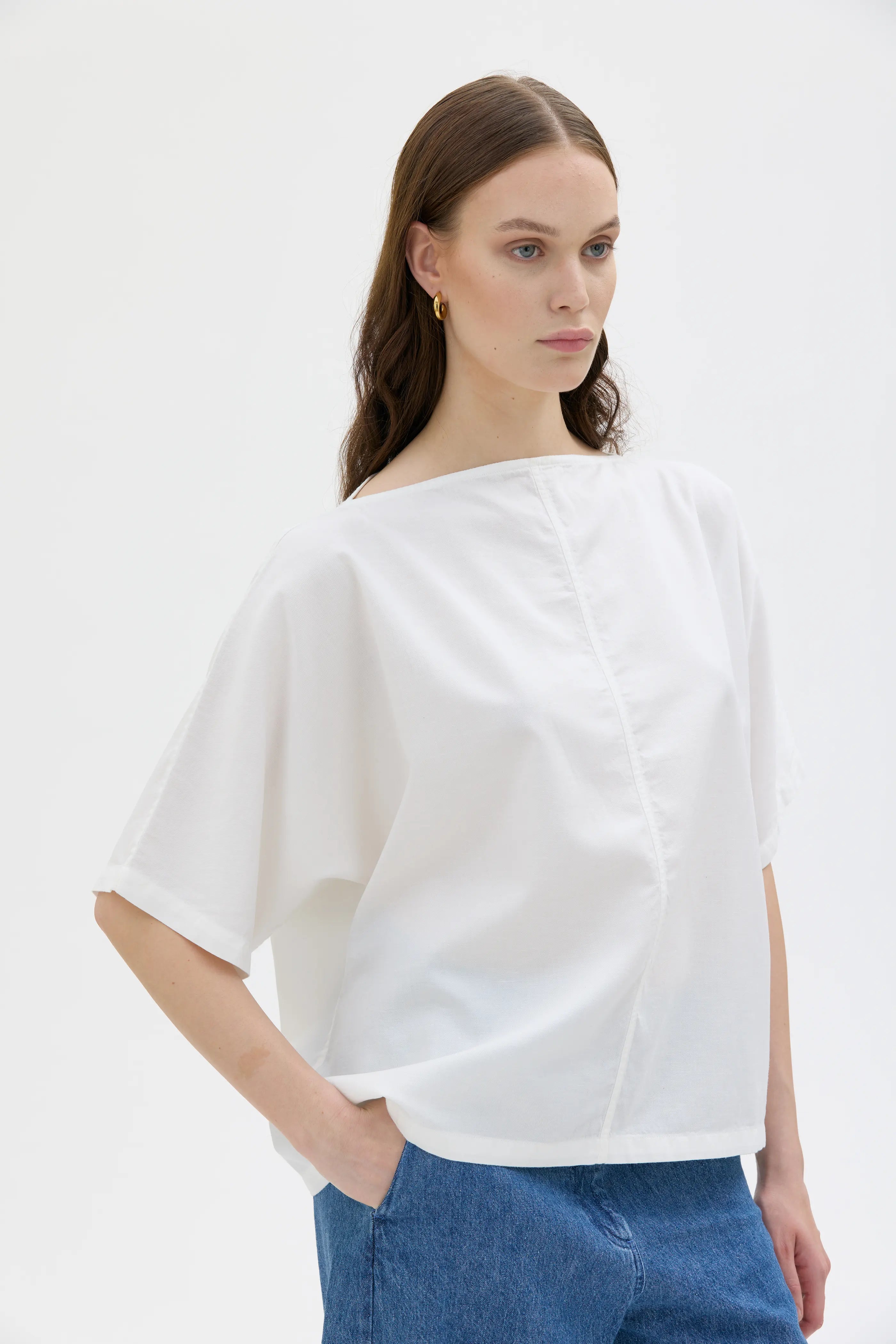 Lior Tencel Organic Cotton Linen Blouse - White
Lior blus i Tencel, ekologisk bomull och Linne - Vit