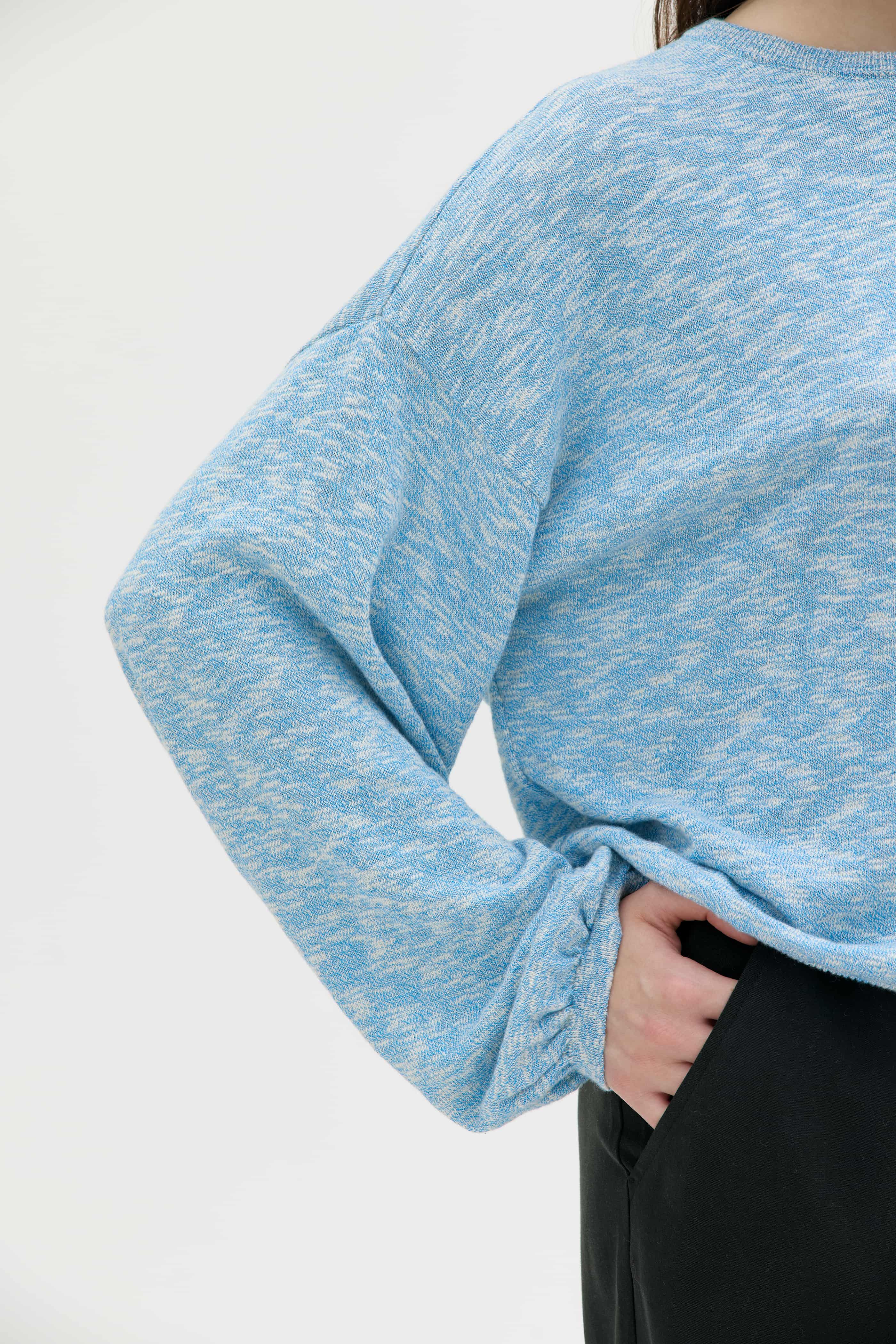 Meri Marled Organic Cotton Sweater - Sky Blue Mouliné
Meri melerad tröja i ekologisk bomull – blå mouliné.