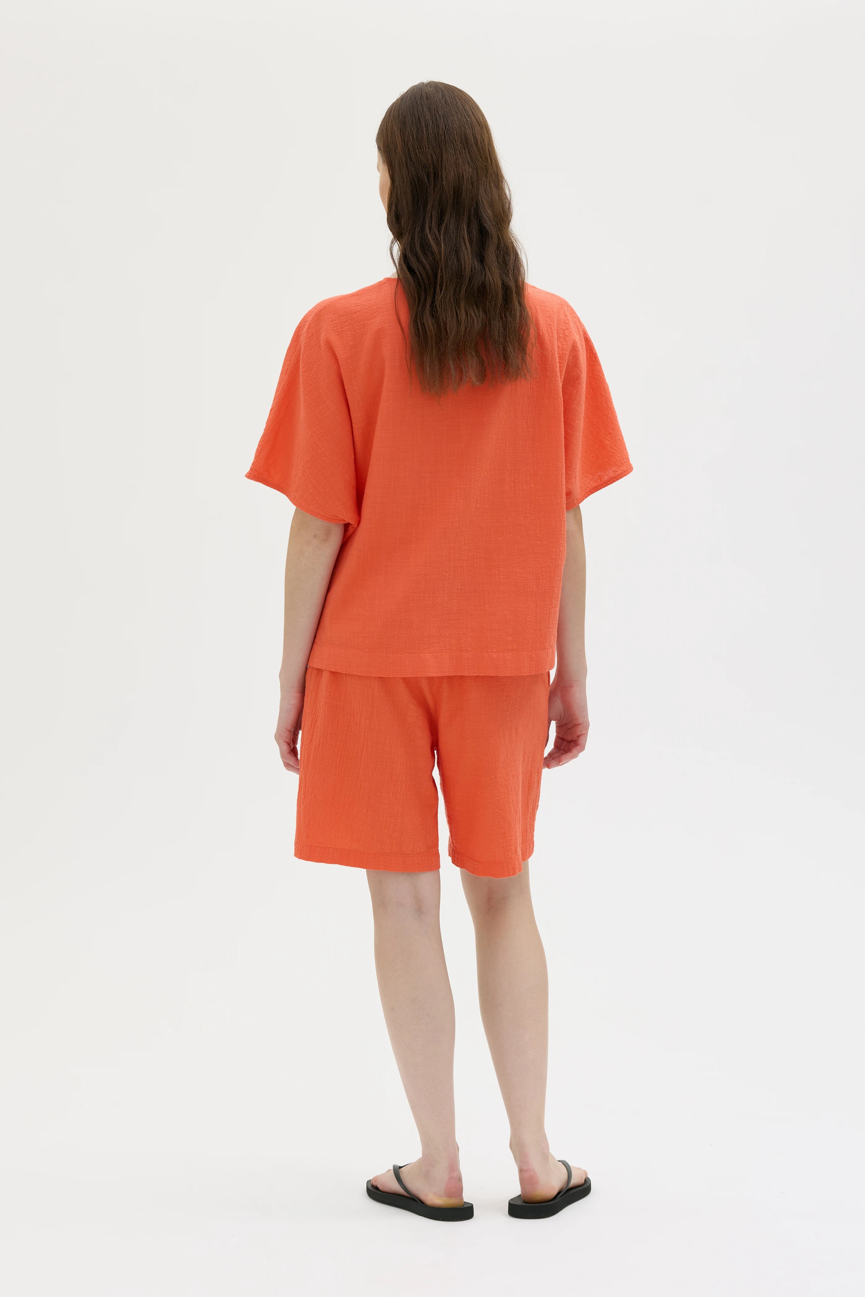 Olena Organic Cotton Blouse - Tomato Red
Olena blus i ekologisk bomull - Röd