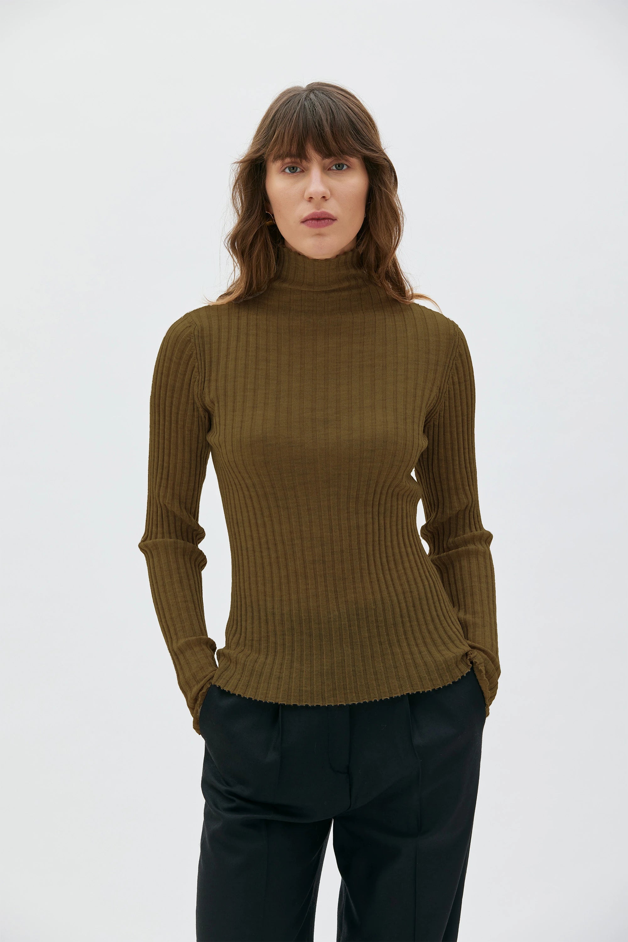 Arvi Ribbed Fine Merino Wool Mock Neck Top - Amber Green