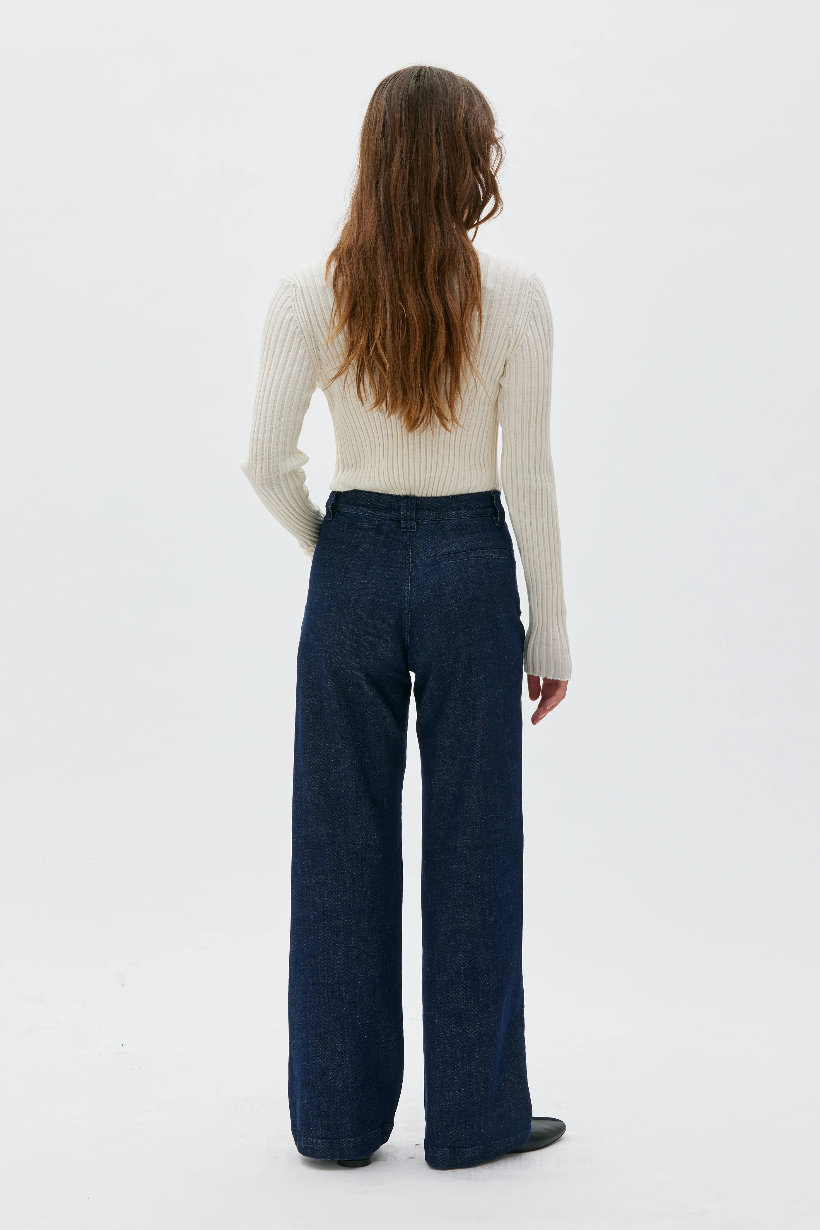 Arvi Ribbstickad Topp I Ull Med Hög Hals - Cream White