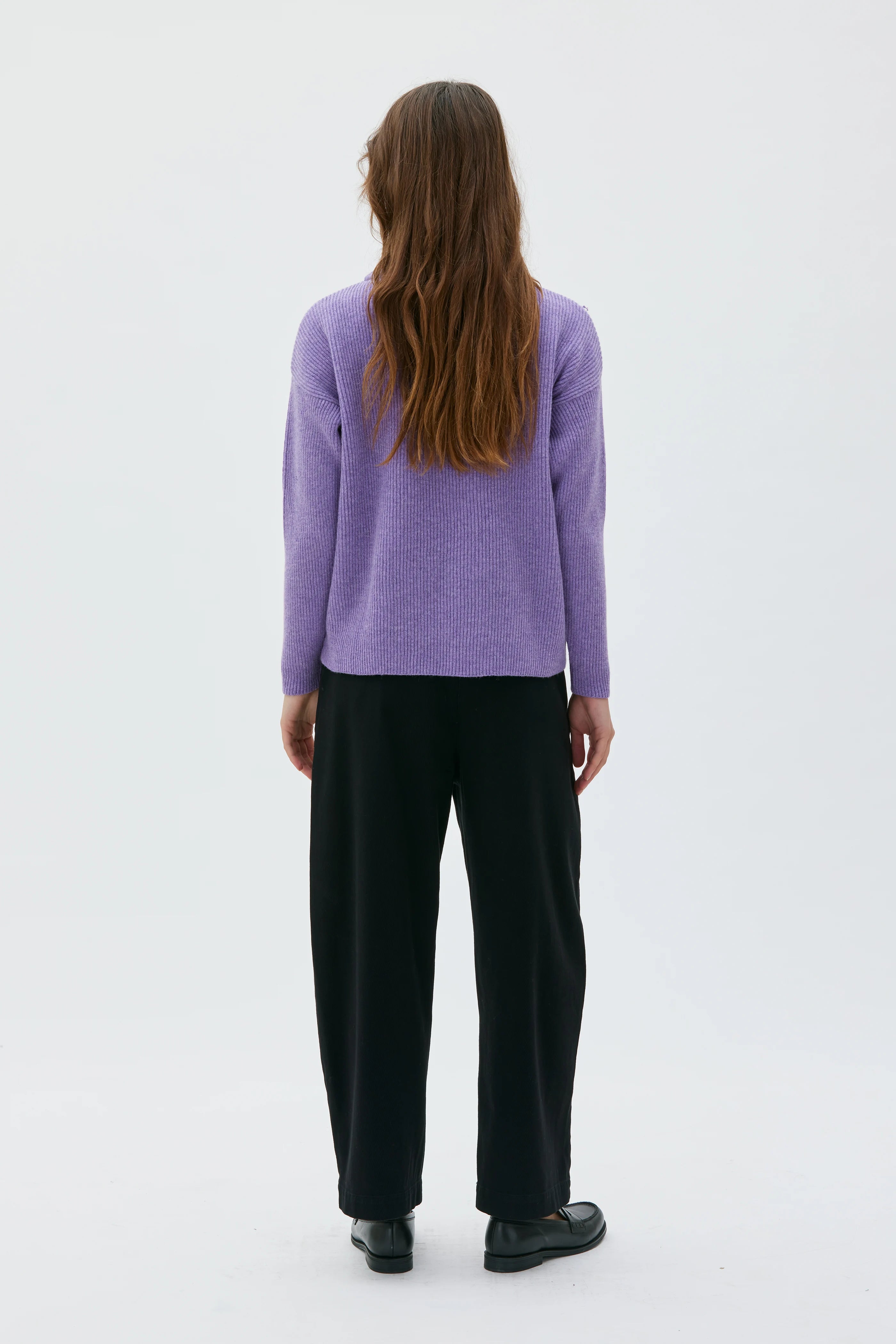 Helga Ribbstickad Ulltröja Med Fickor - Lilac
