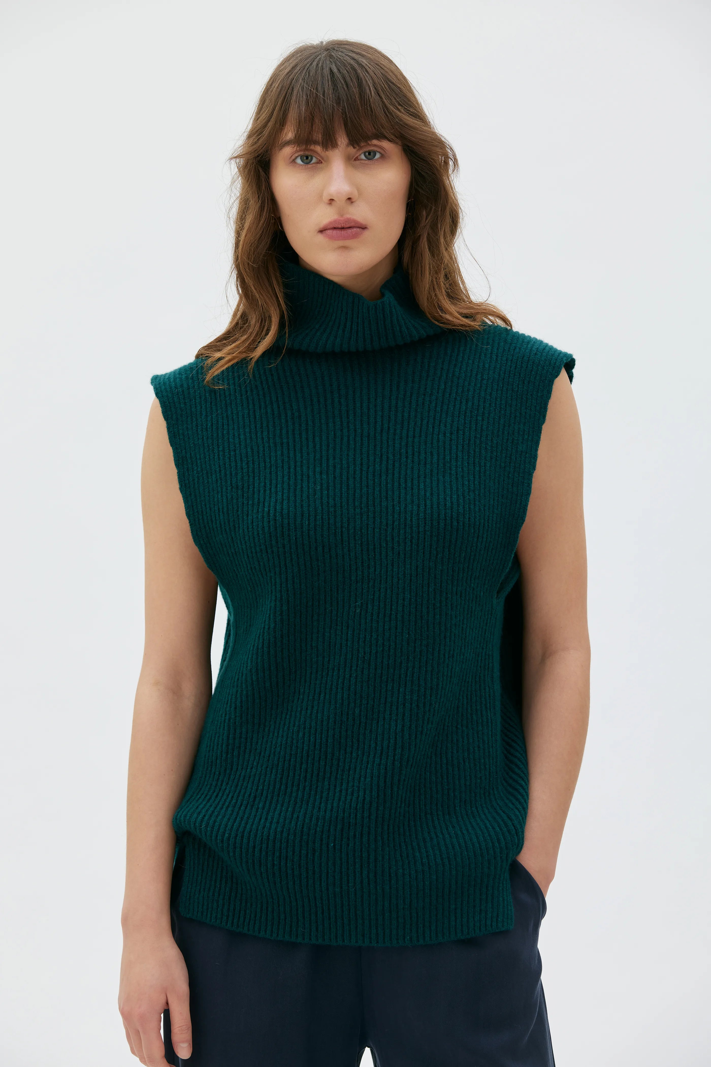 Vani Väst I Lammull - Dark Pine Green
