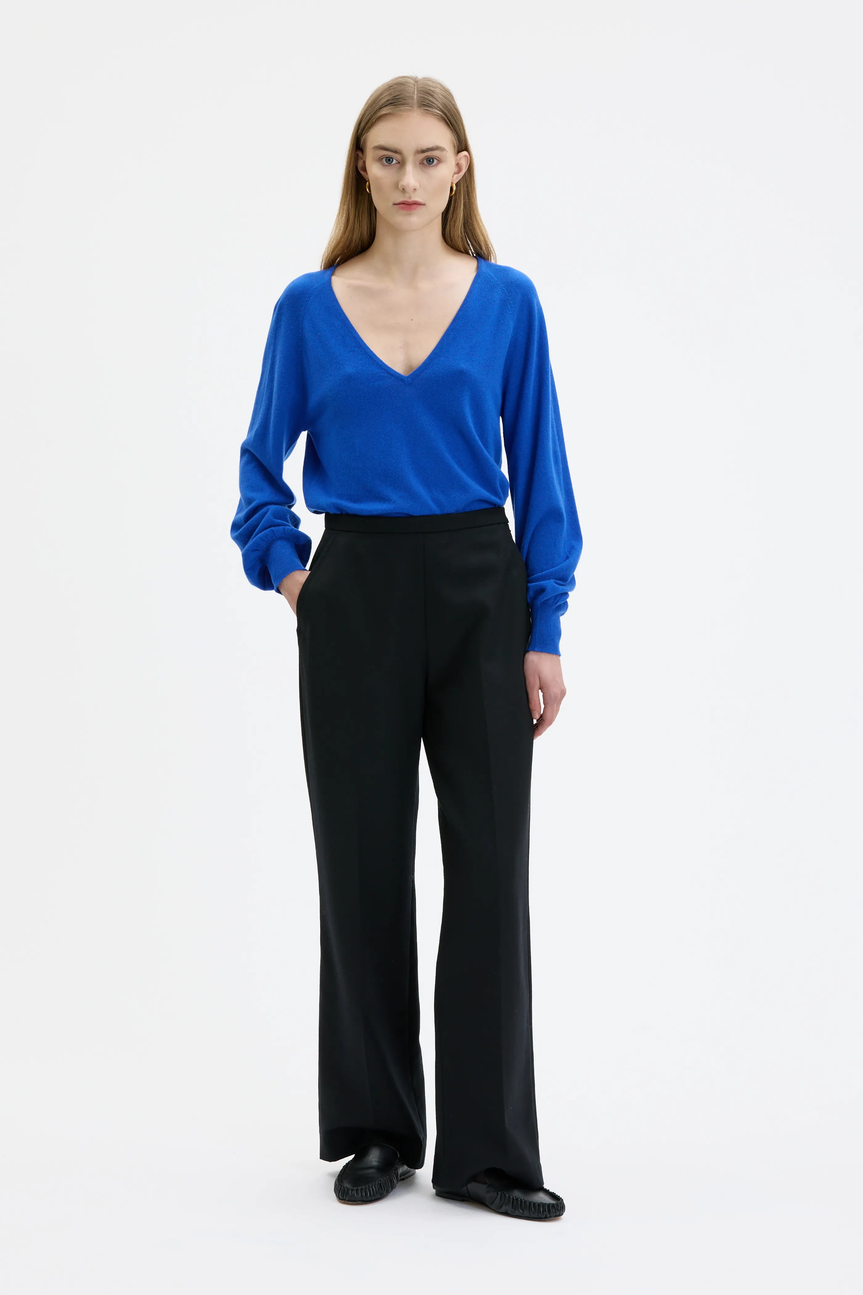 Rika finstickad kashmirtröja med V-ringning - Klein Blue