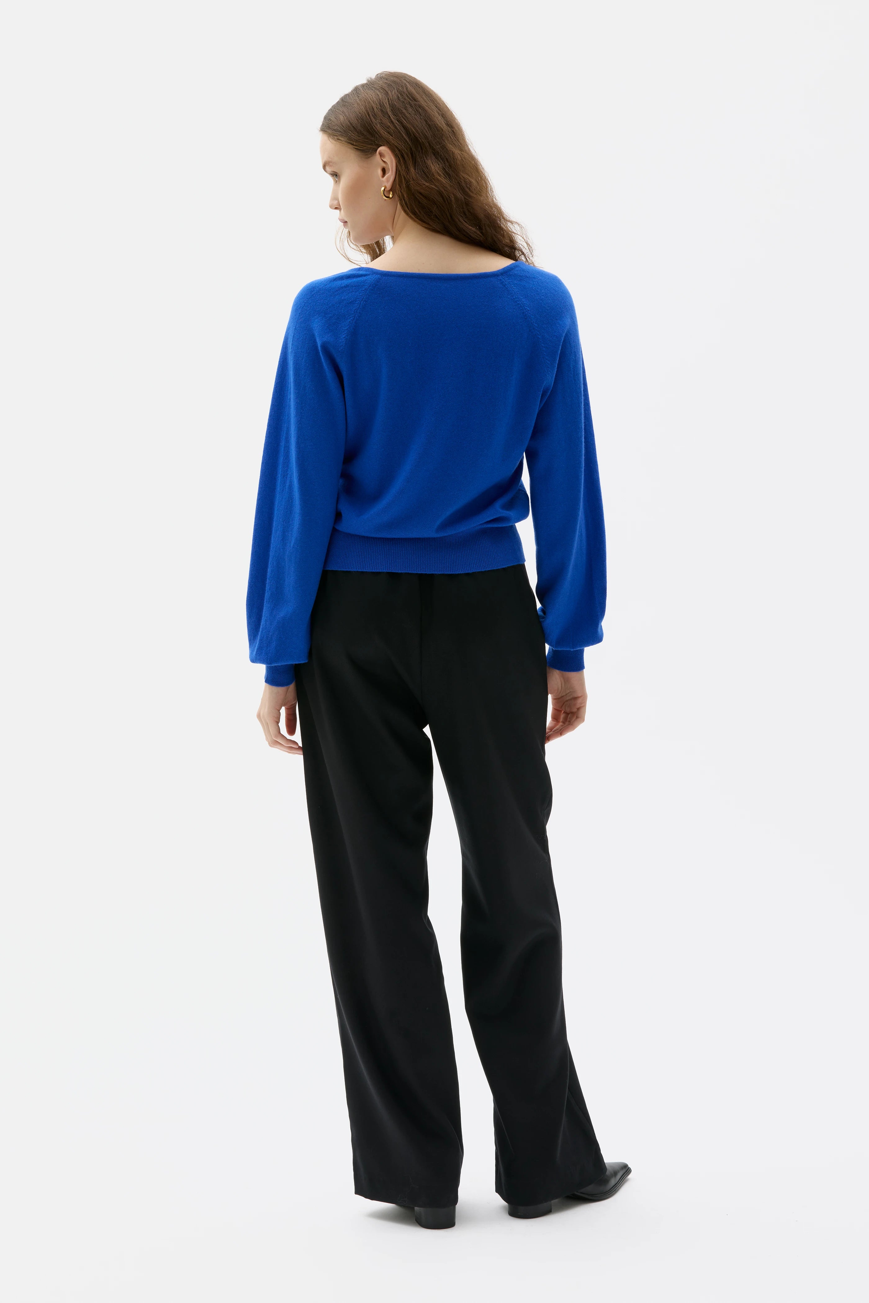 Rika finstickad kashmirtröja med V-ringning - Klein Blue