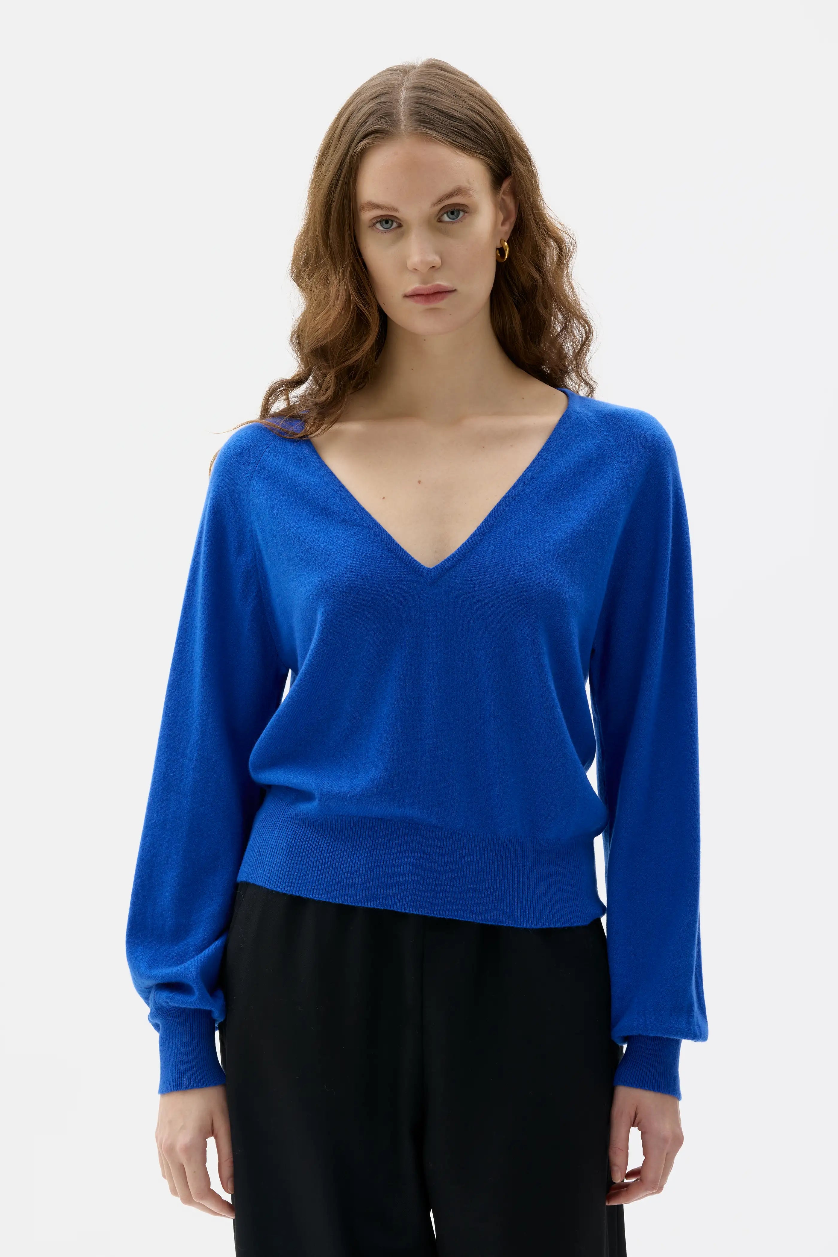 Rika finstickad kashmirtröja med V-ringning - Klein Blue