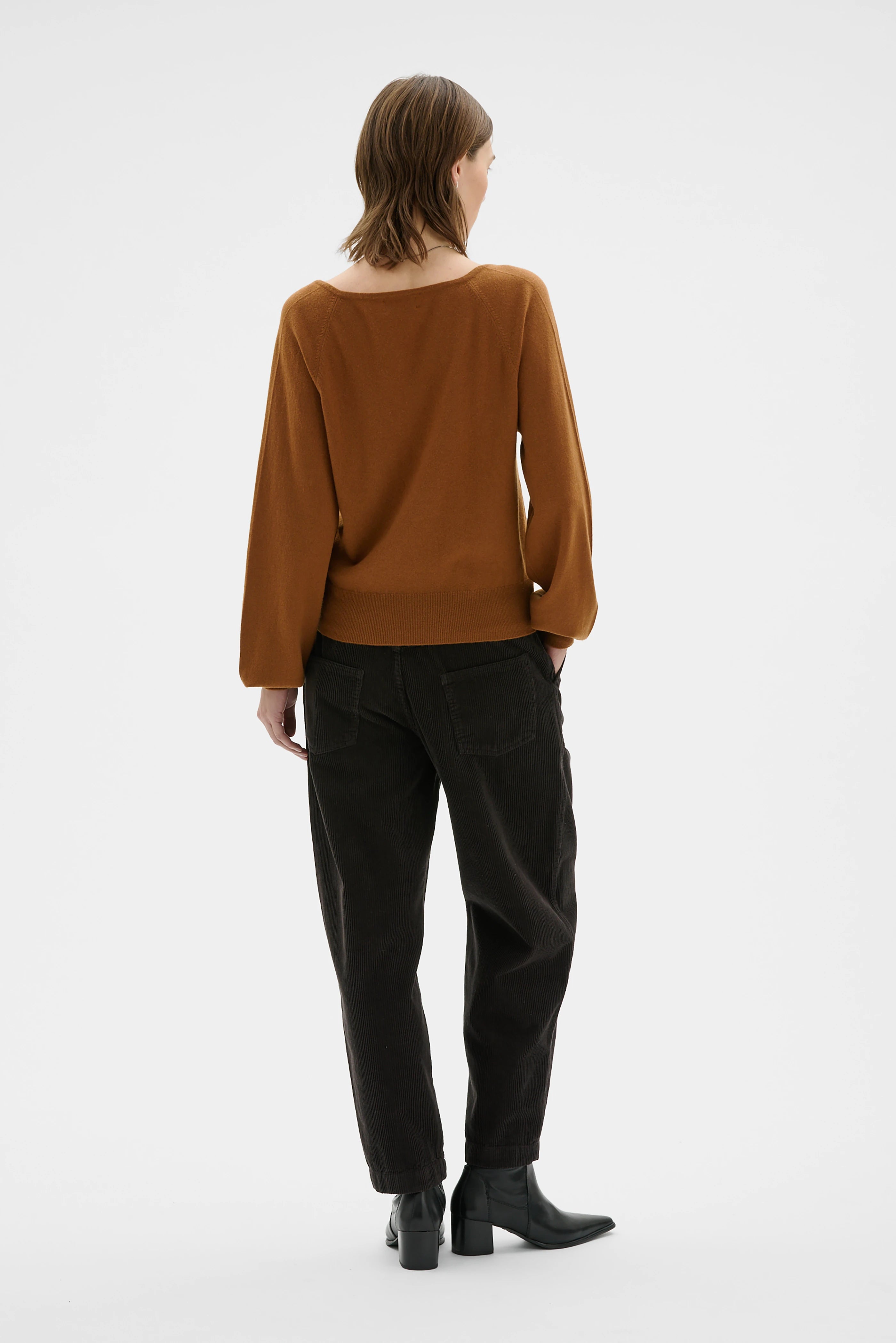Rika Fine cashmere V-neck sweater - Roasted Almond Brown