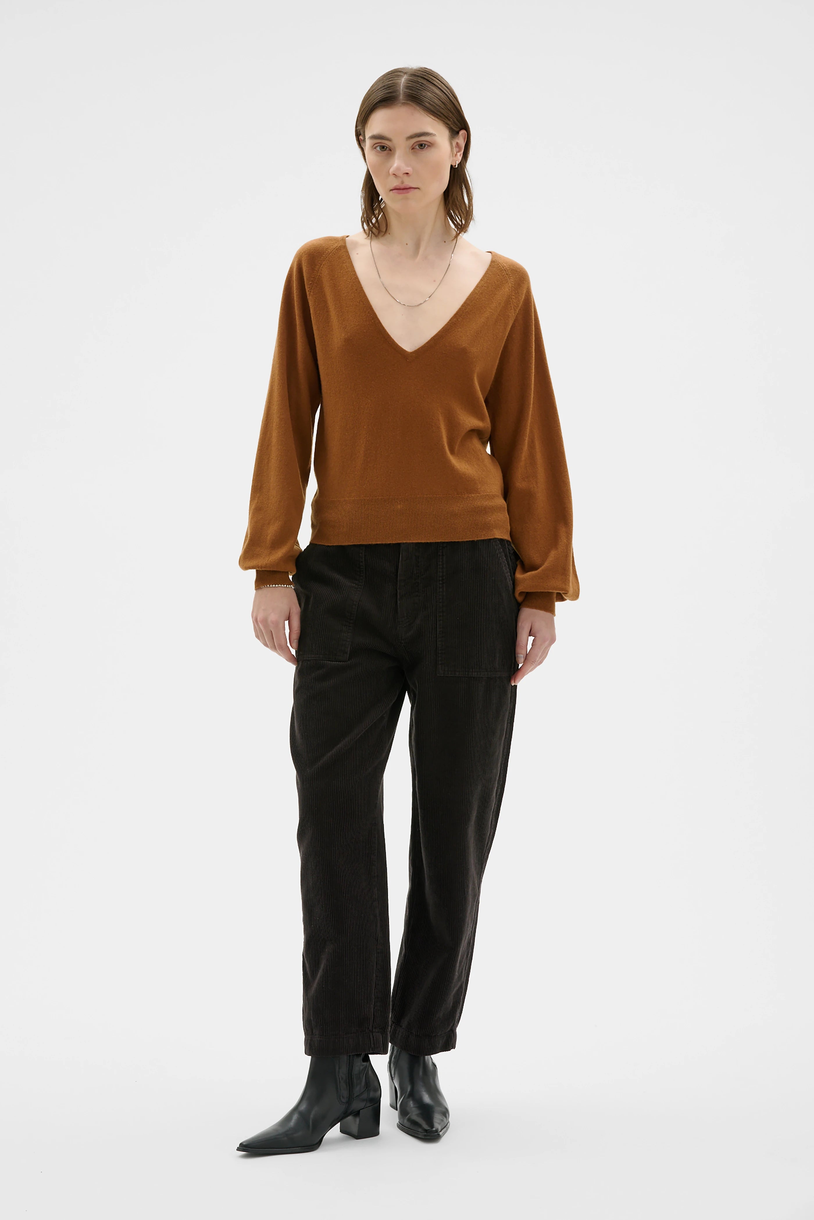 Rika Fine cashmere V-neck sweater - Roasted Almond Brown