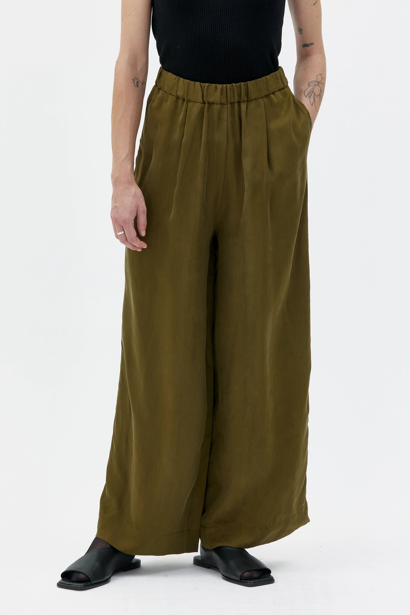 Gila Byxor I Cupro - Lizard Green