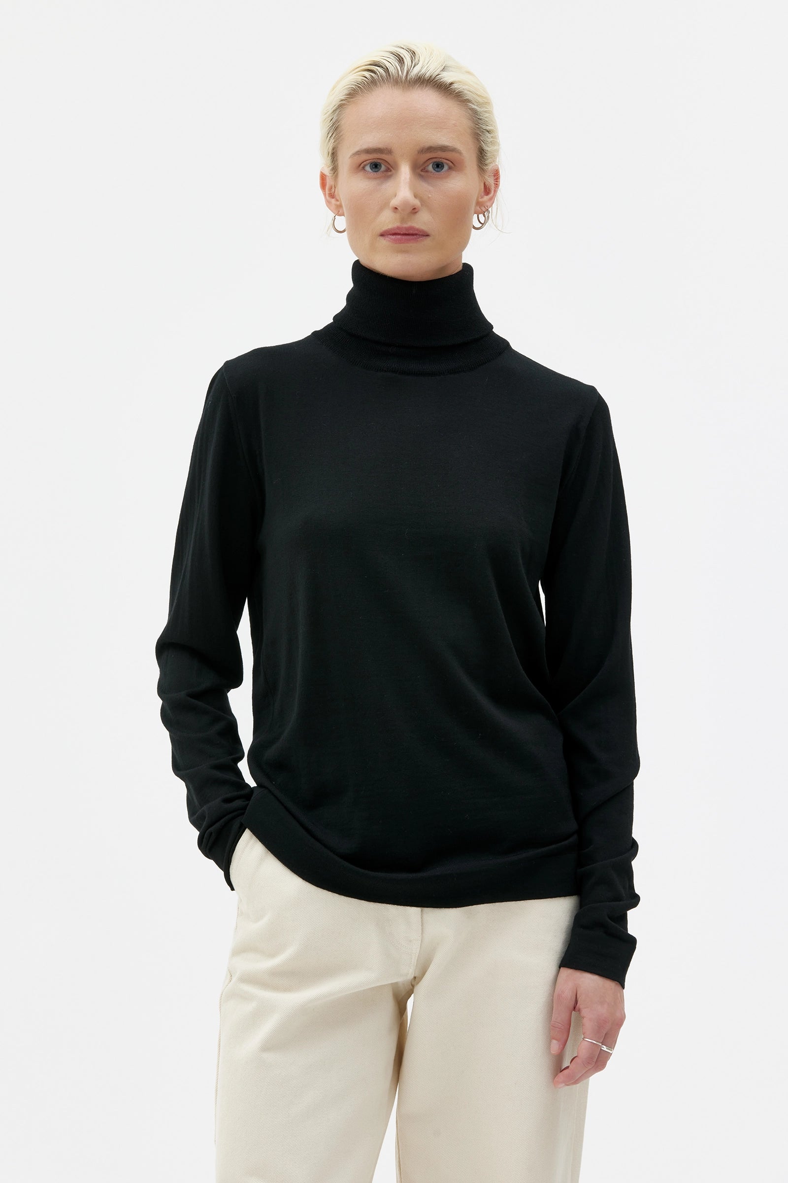 Eli Finstickad Polotröja - Black