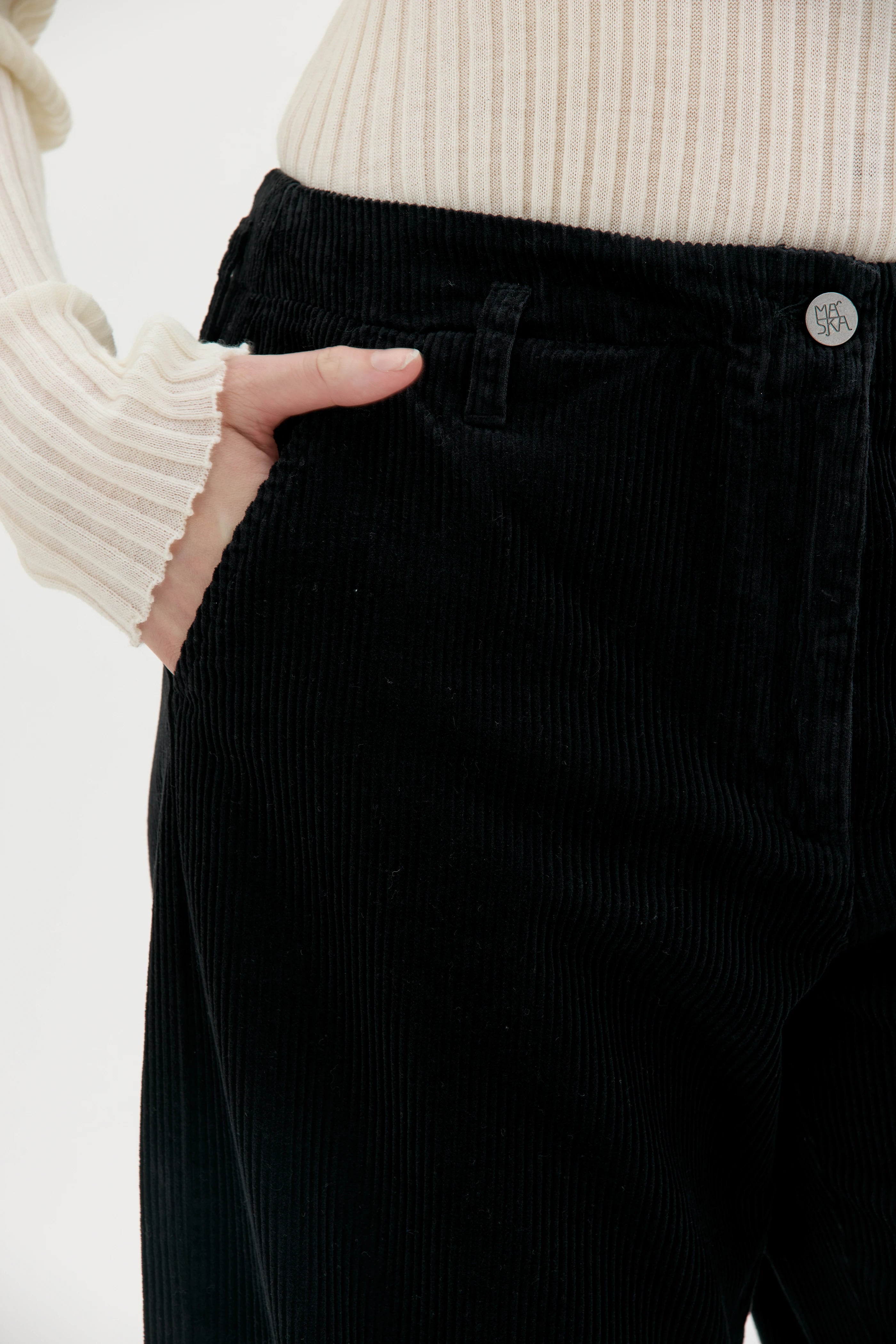 Lail Cropped Corduroy Trousers - Black