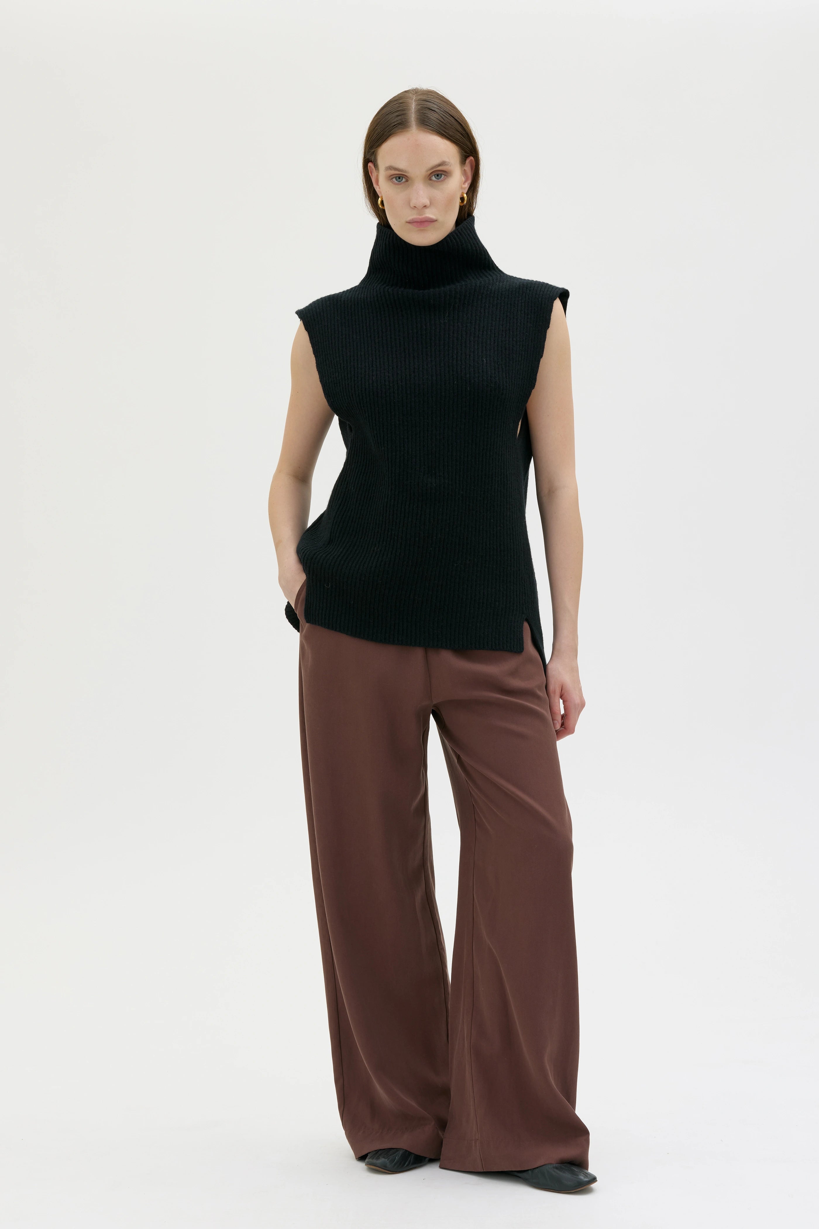 Vani Väst I Lammull - Black