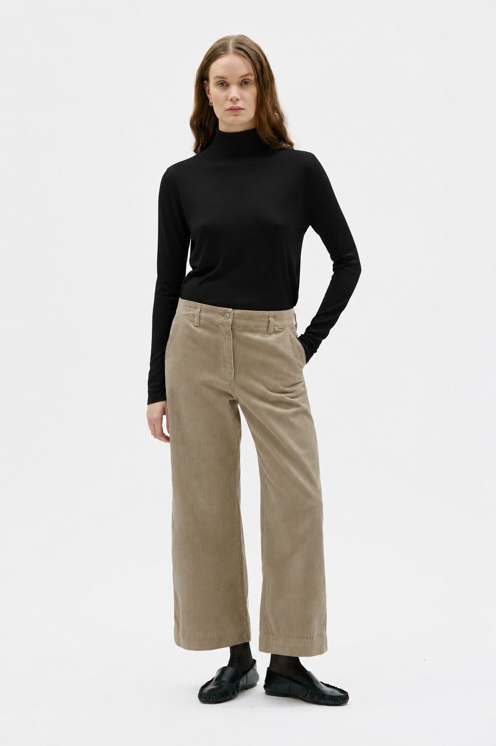 Loka Silk Cashmere Roll Neck Sweater - Black