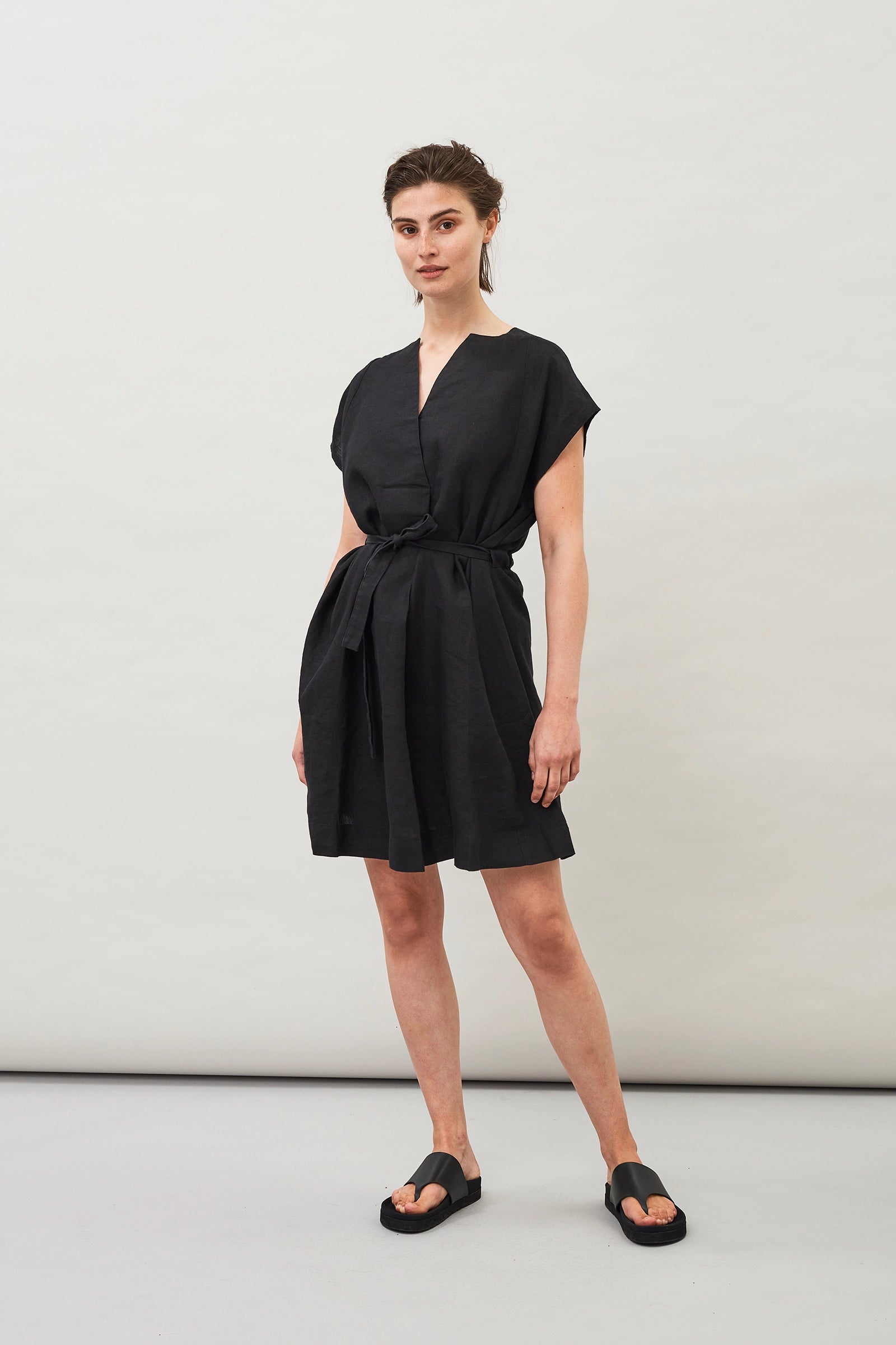 Tami Linneklänning - Black