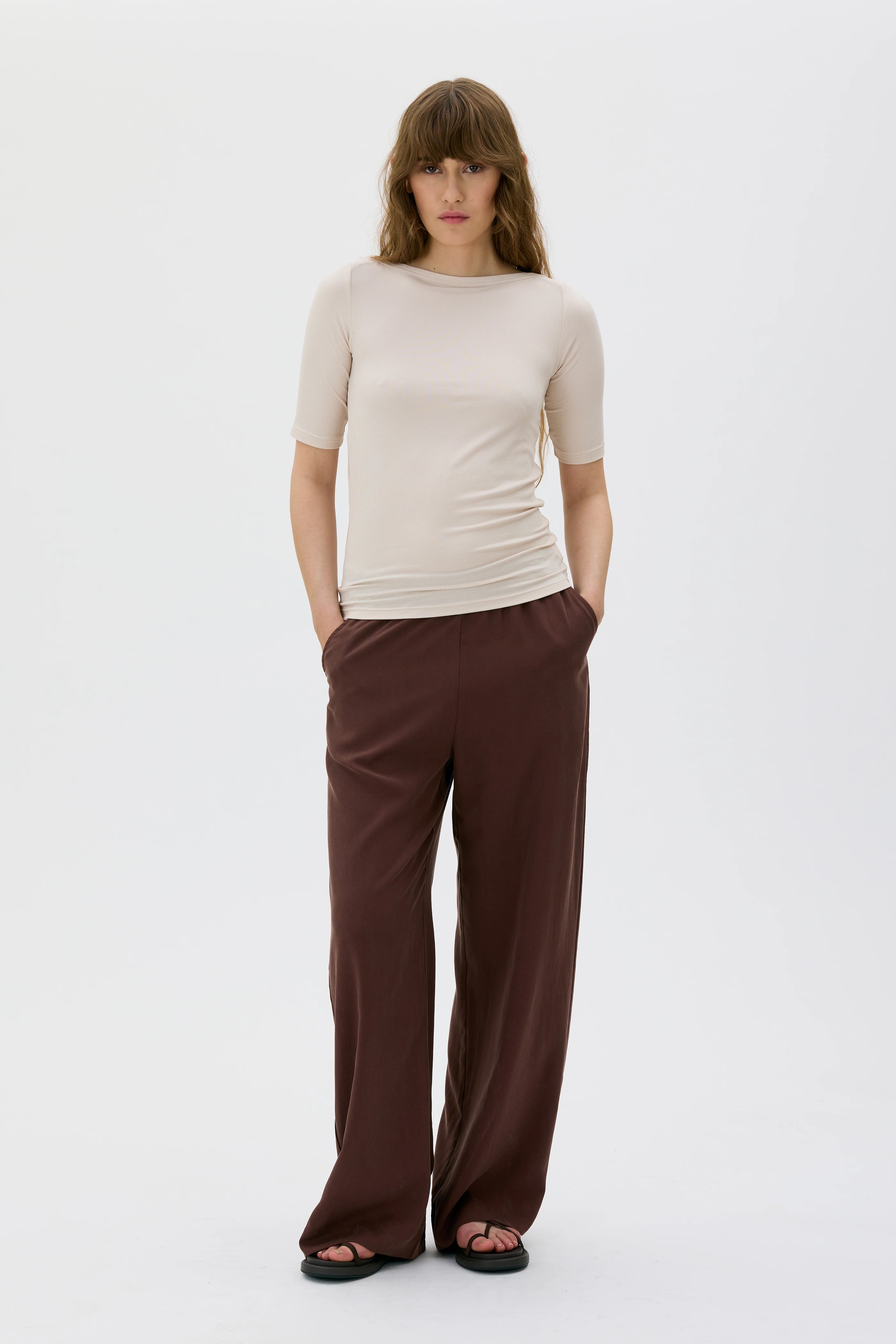 Akila Ribbed Tencel T-shirt - Sand
Akila ribbad Tencel T-shirt - Beige