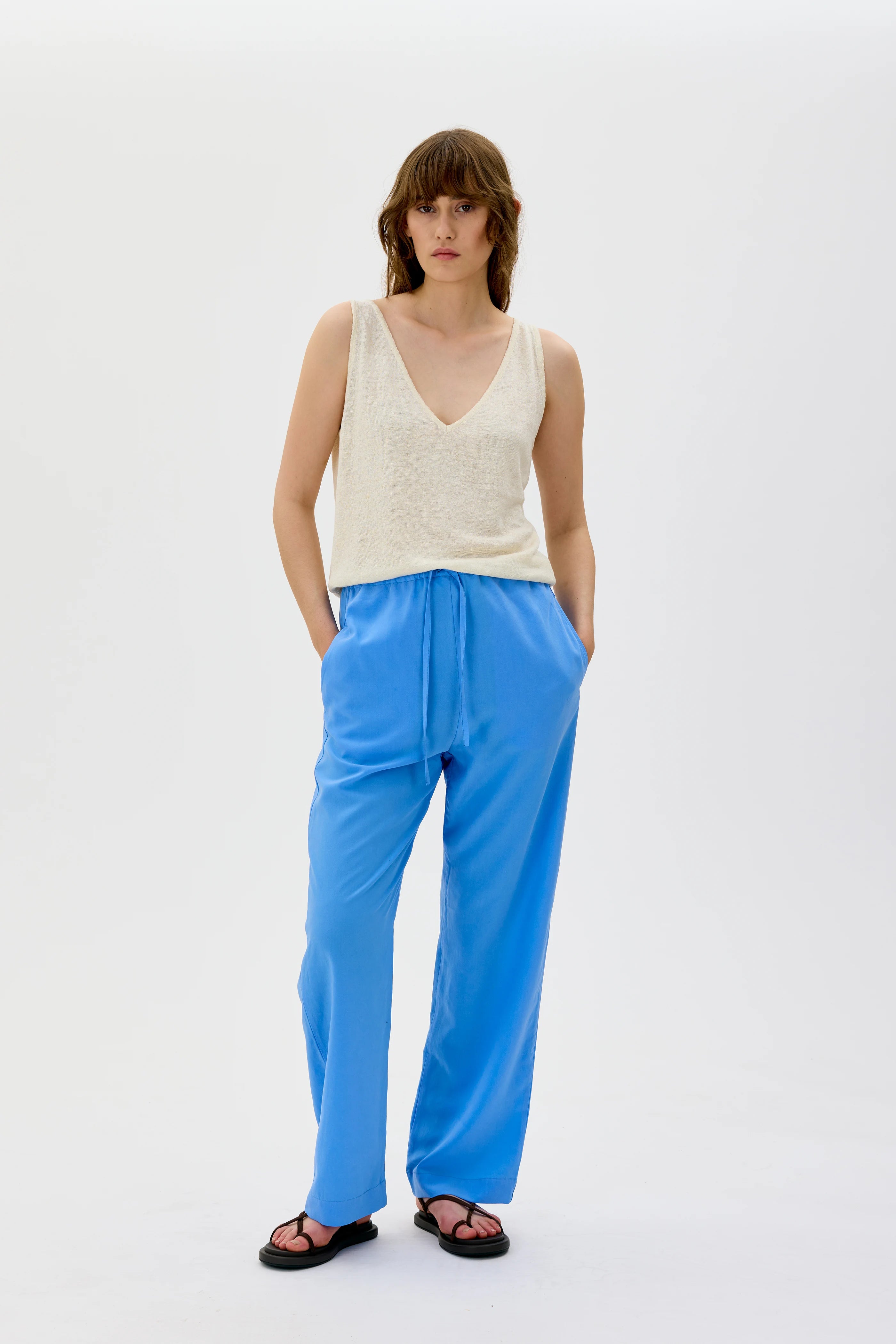 Delia Silk Linen Top - White
Delia topp i Silke och Lin - Vit