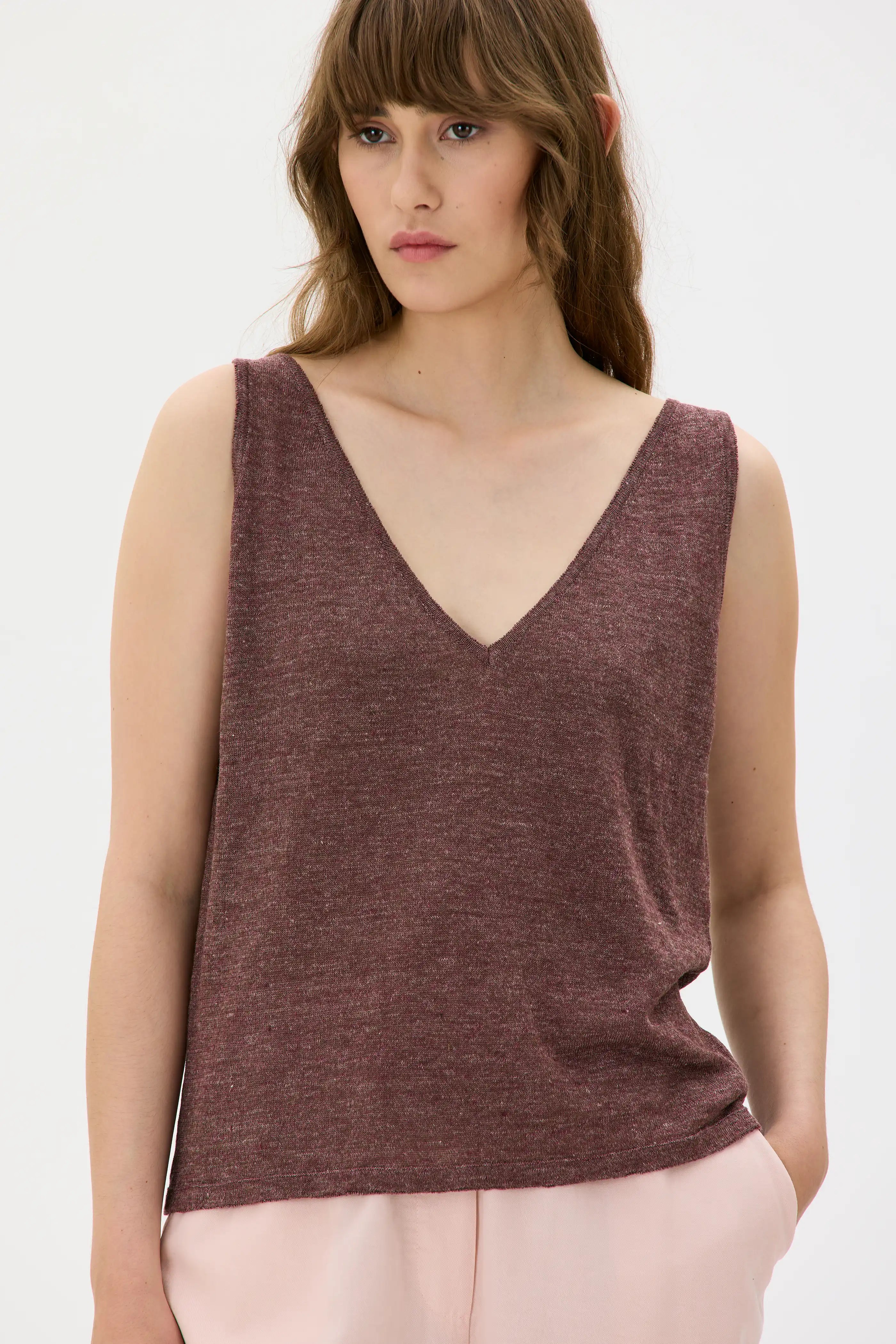Delia Silk Linen Top - Bordeaux
Delia topp i Silke och Lin - Brun