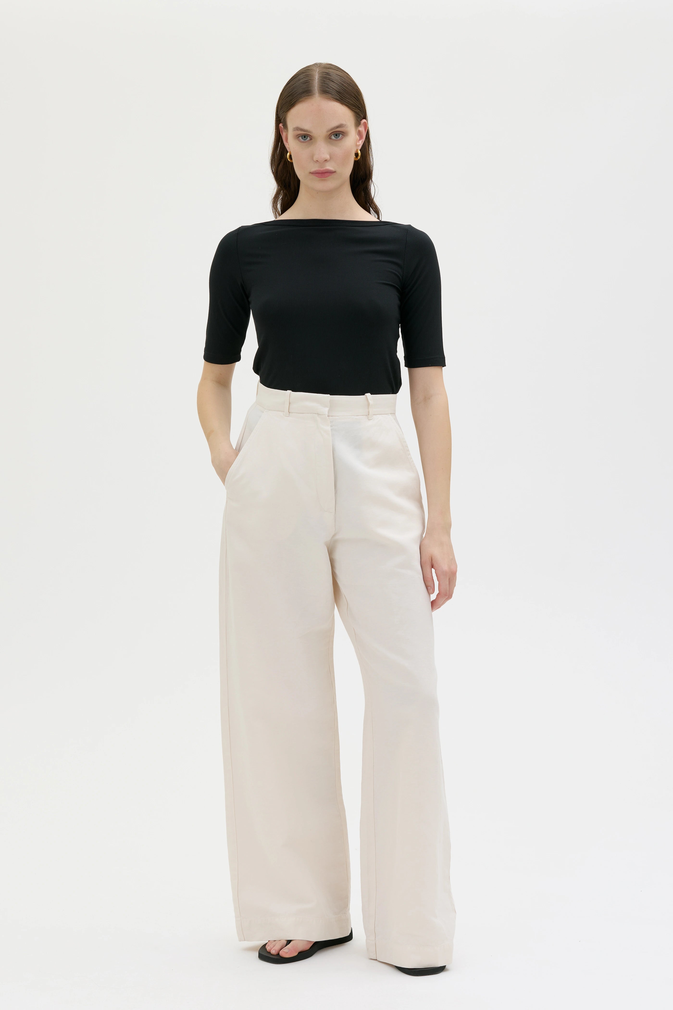 Hana Organic Cotton Linen Tencel Long Trousers - White
Hana långbyxor i ekologisk bomull, linne och Tencel – vit