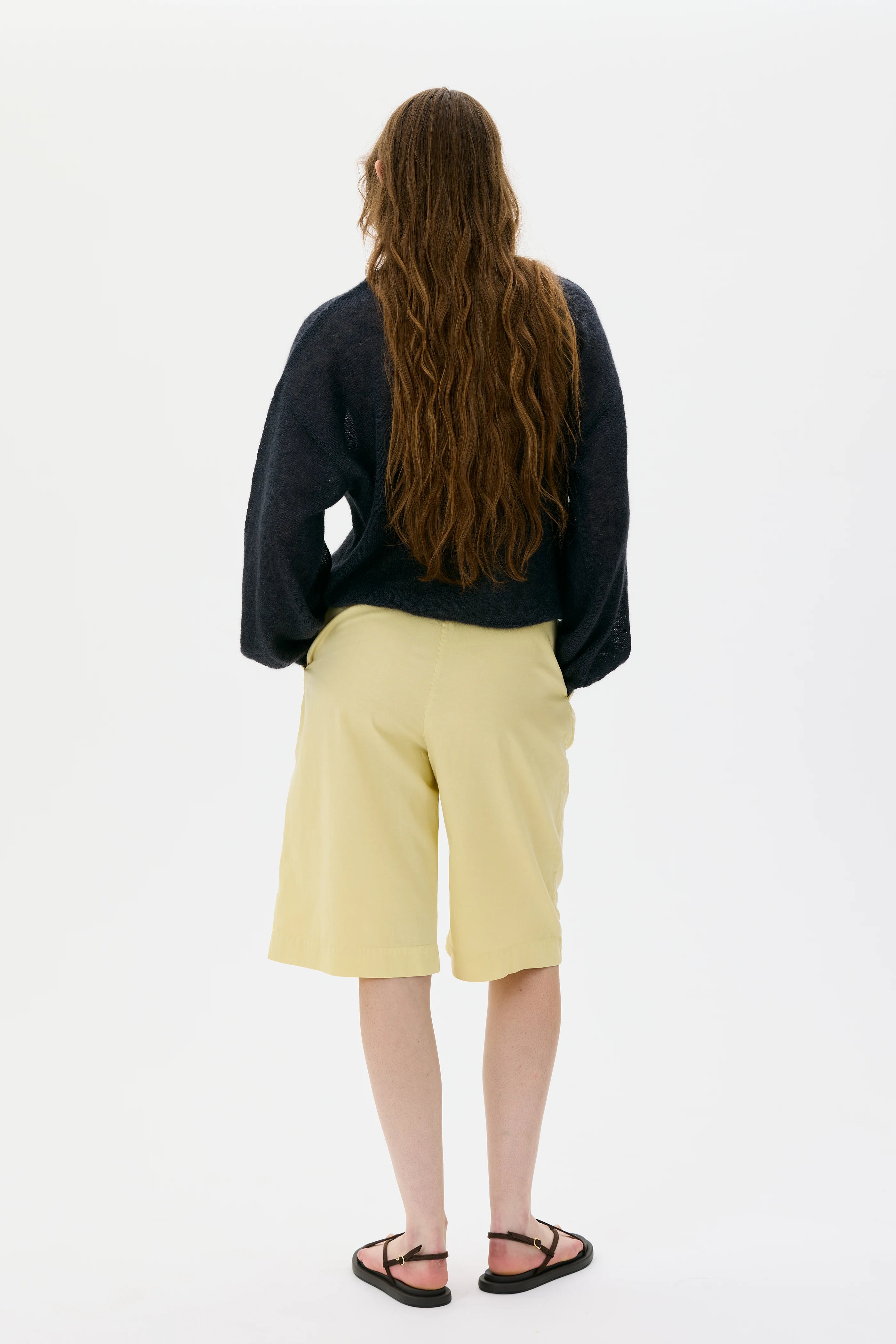 Susi Tencel Organic Cotton Linen Shorts With Elastic Waist - Sulphur Yellow
Susi shorts i Tencel, ekologisk bomull och linne med elastisk midja - Gul