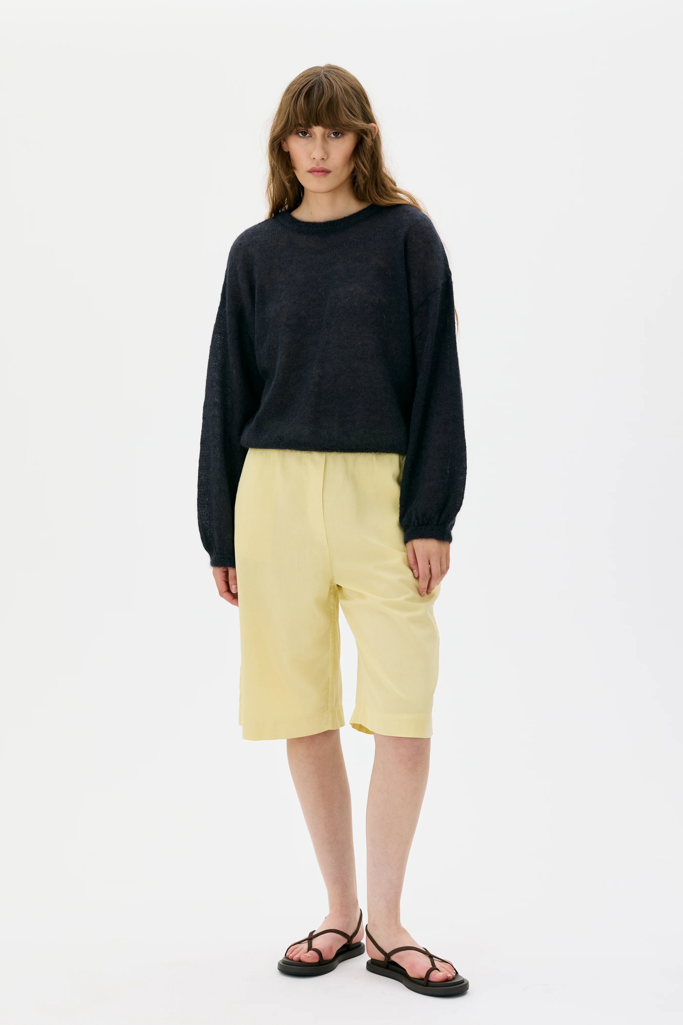 Susi Tencel Organic Cotton Linen Shorts With Elastic Waist - Sulphur Yellow
Susi shorts i Tencel, ekologisk bomull och linne med elastisk midja - Gul