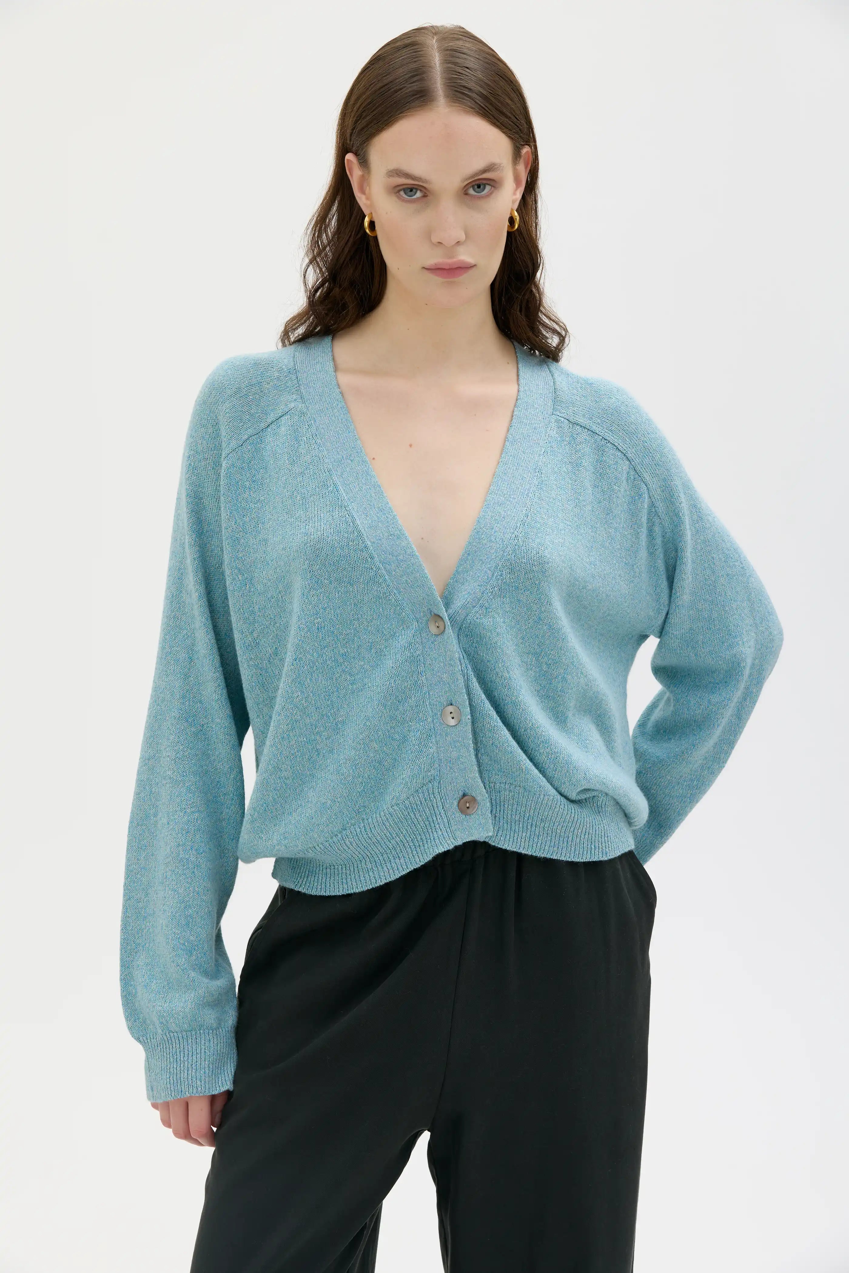 Lita Organic Cotton Linen Cardigan - Spear Mint Green Mouliné
Lita kofta i ekologisk bomull och linne - Spear Mint Green Mouliné