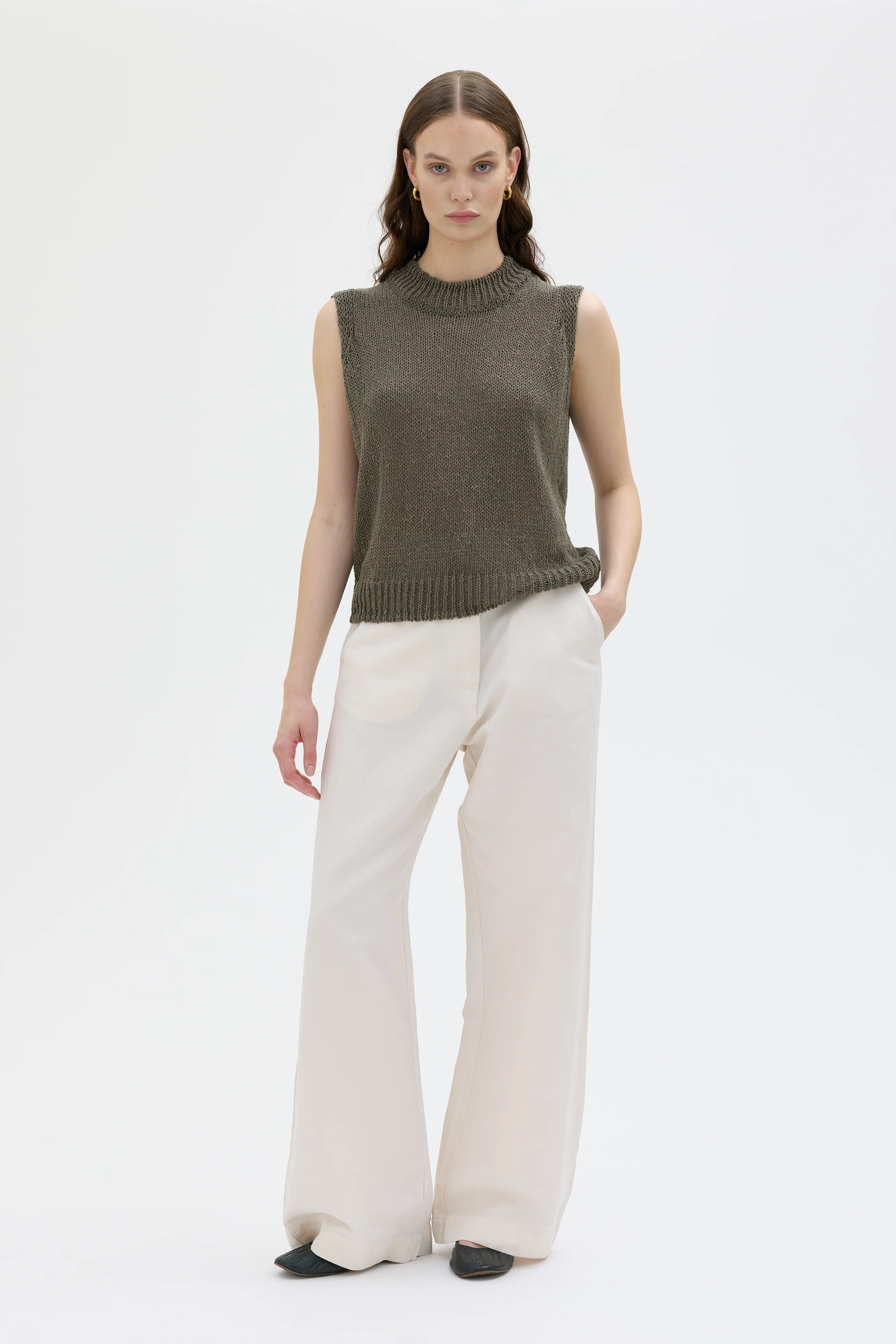 Lulia Cotton Linen Wrapped Yarn Vest - Taupe
Lulia väst i bomull och linne med tvinnat garn – taupe.