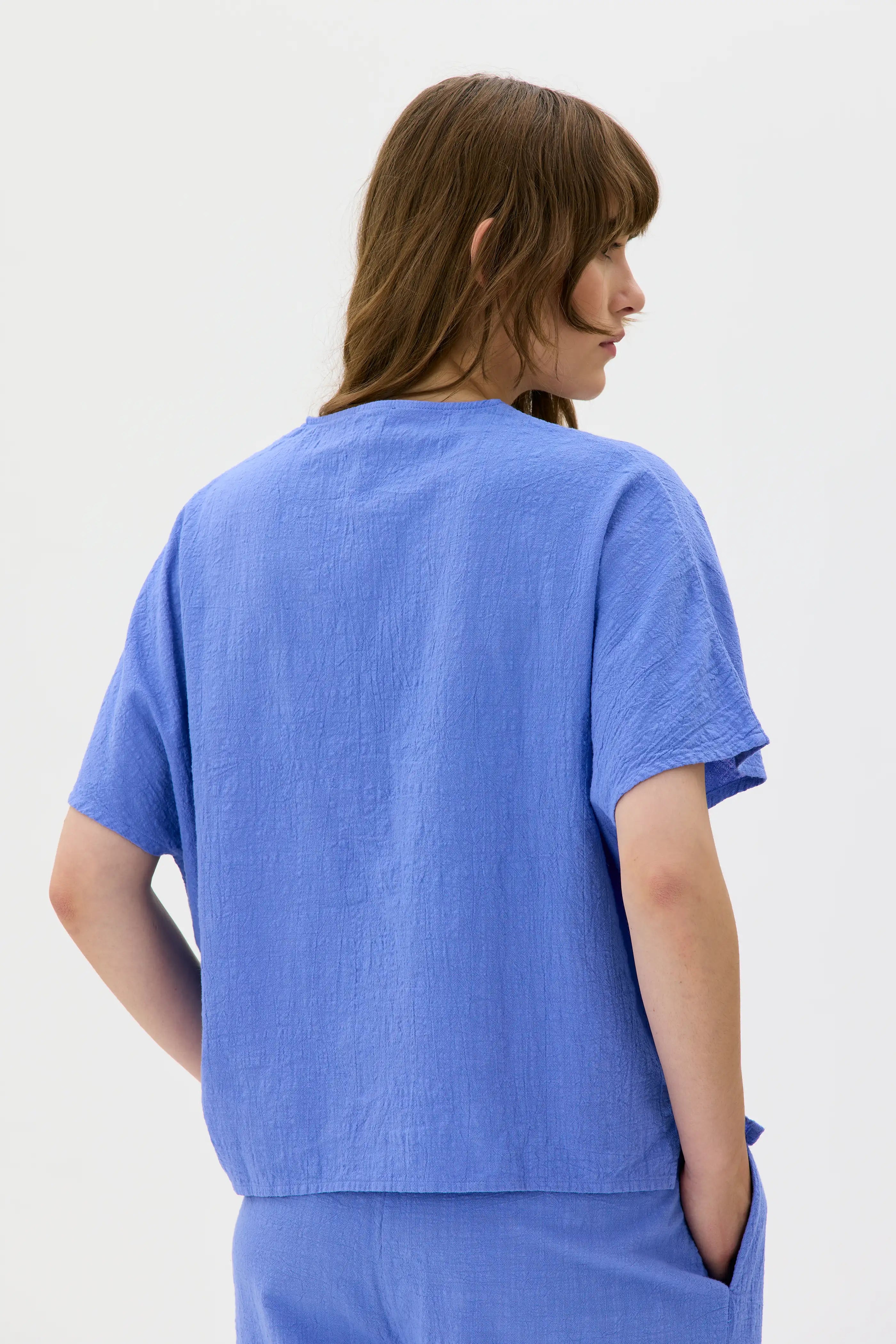 Olena Organic Cotton Blouse - Flax Blue
Olena blus i ekologisk bomull - Blå