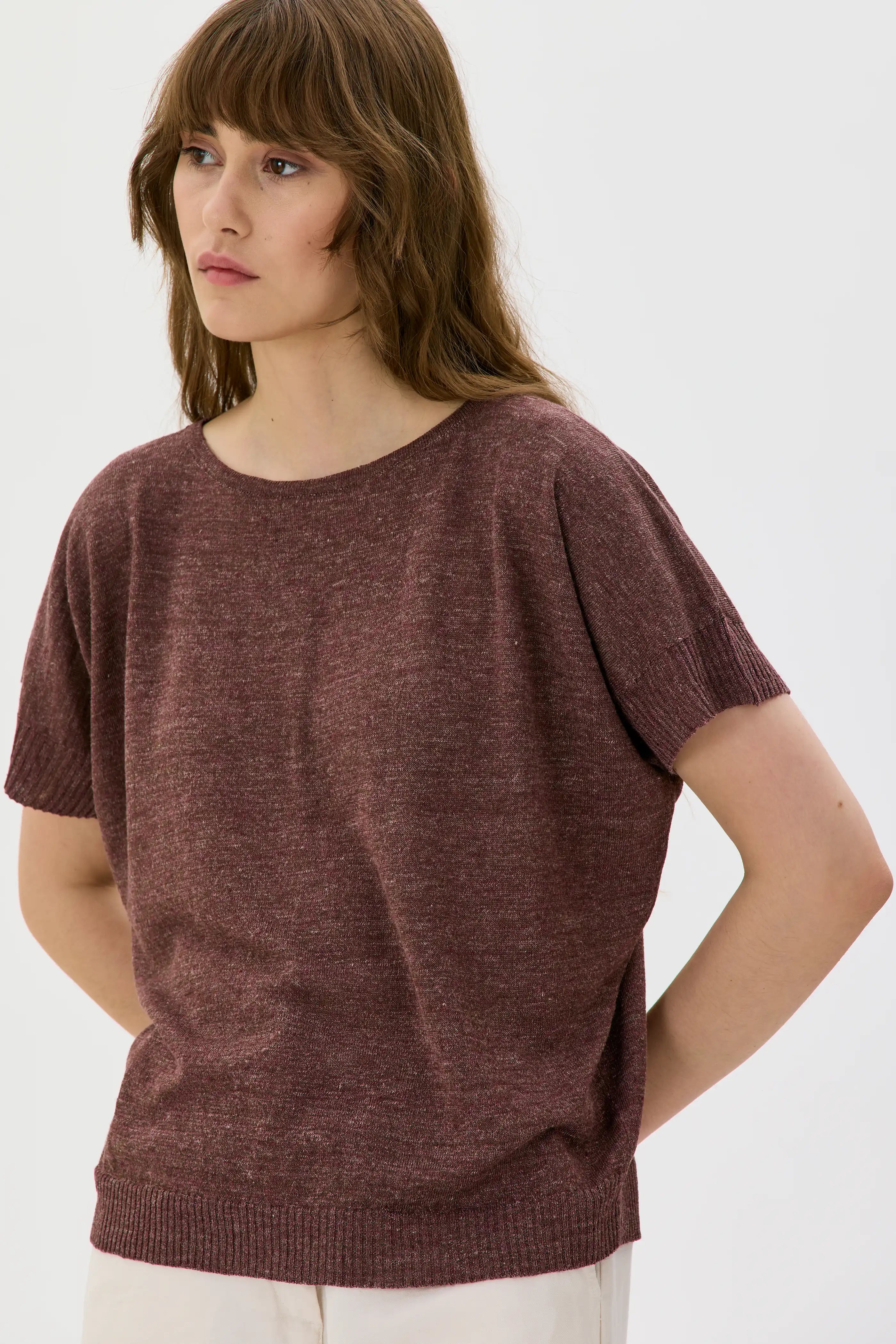 Sirus Silk Linen Dolman Sleeve Top – Bordeaux
Sirus Topp i Silke och Lin med Dolmanärm - Brun