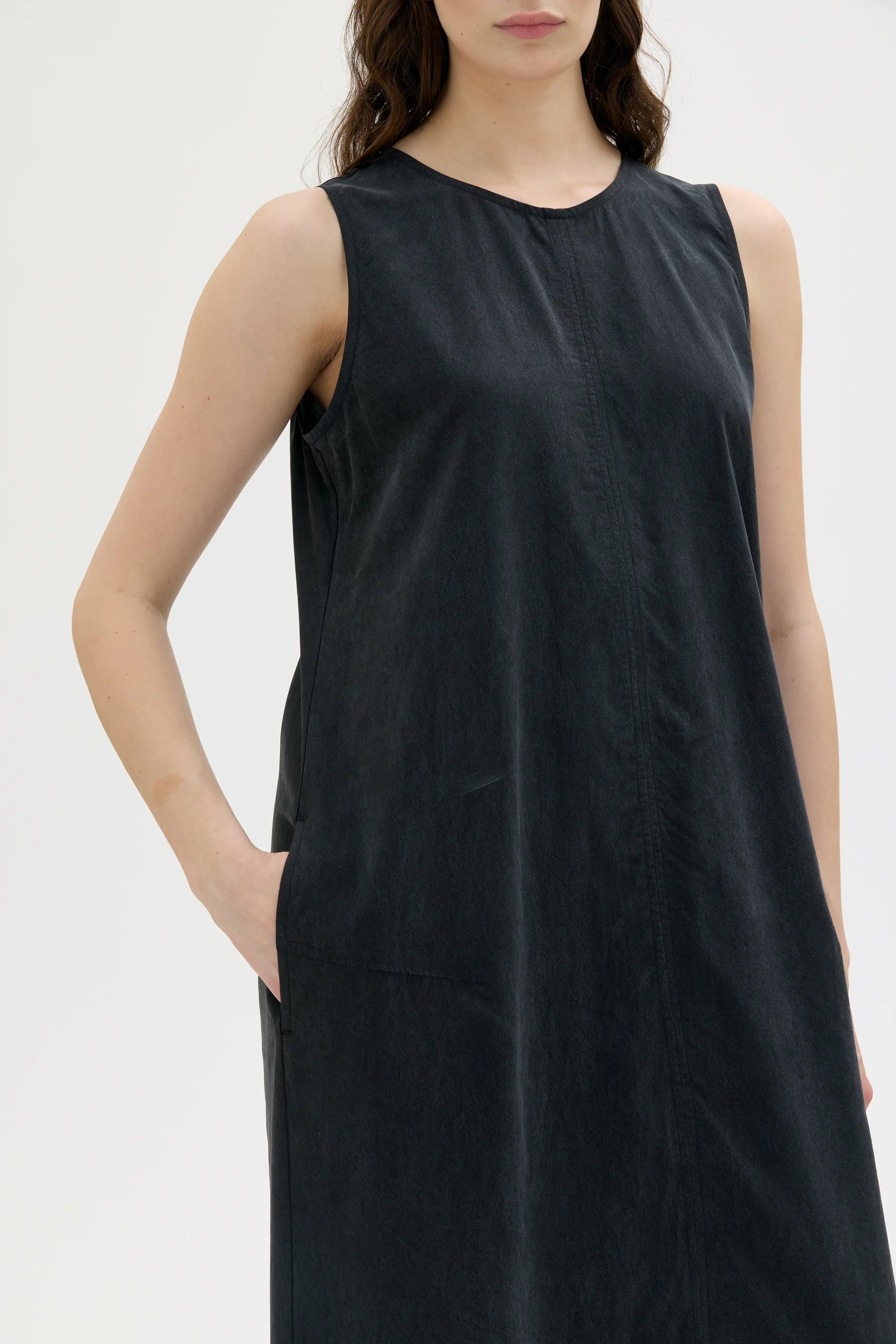 Volta Light Tencel Dress - Black
Volta lätt Tencel klänning i Svart