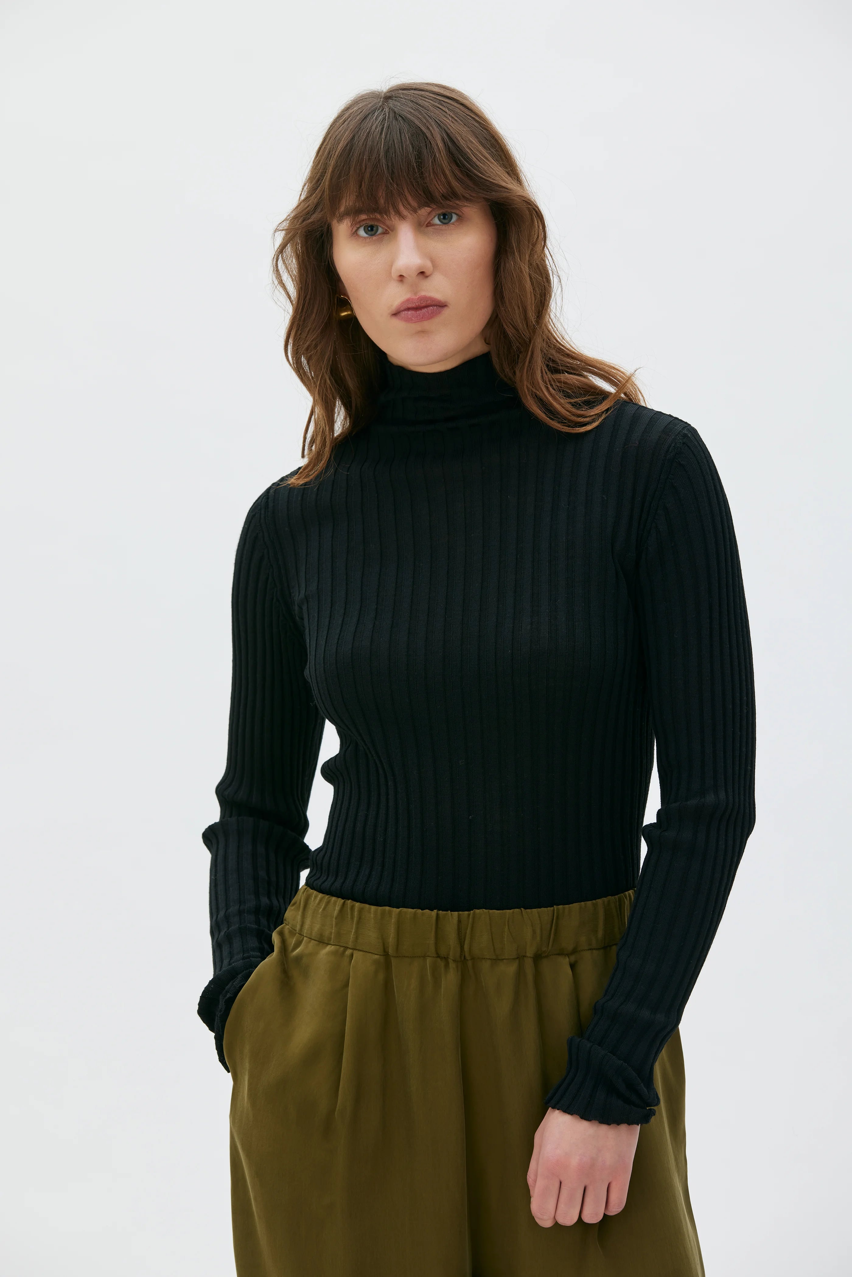 Arvi Ribbed Fine Merino Wool Mock Neck Top - Black