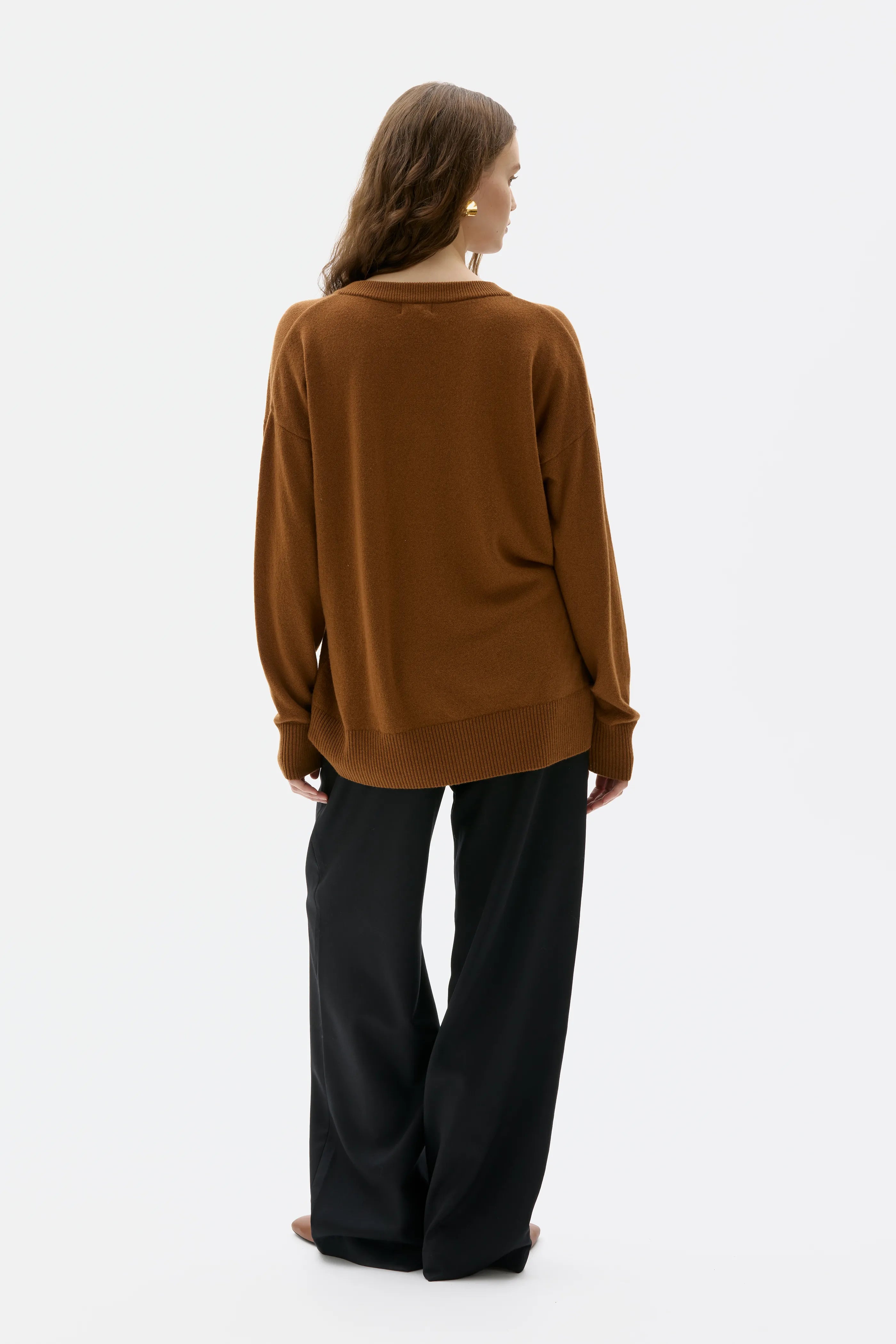 Boe V-Neck Long Cashmere Sweater - Roasted Almond
