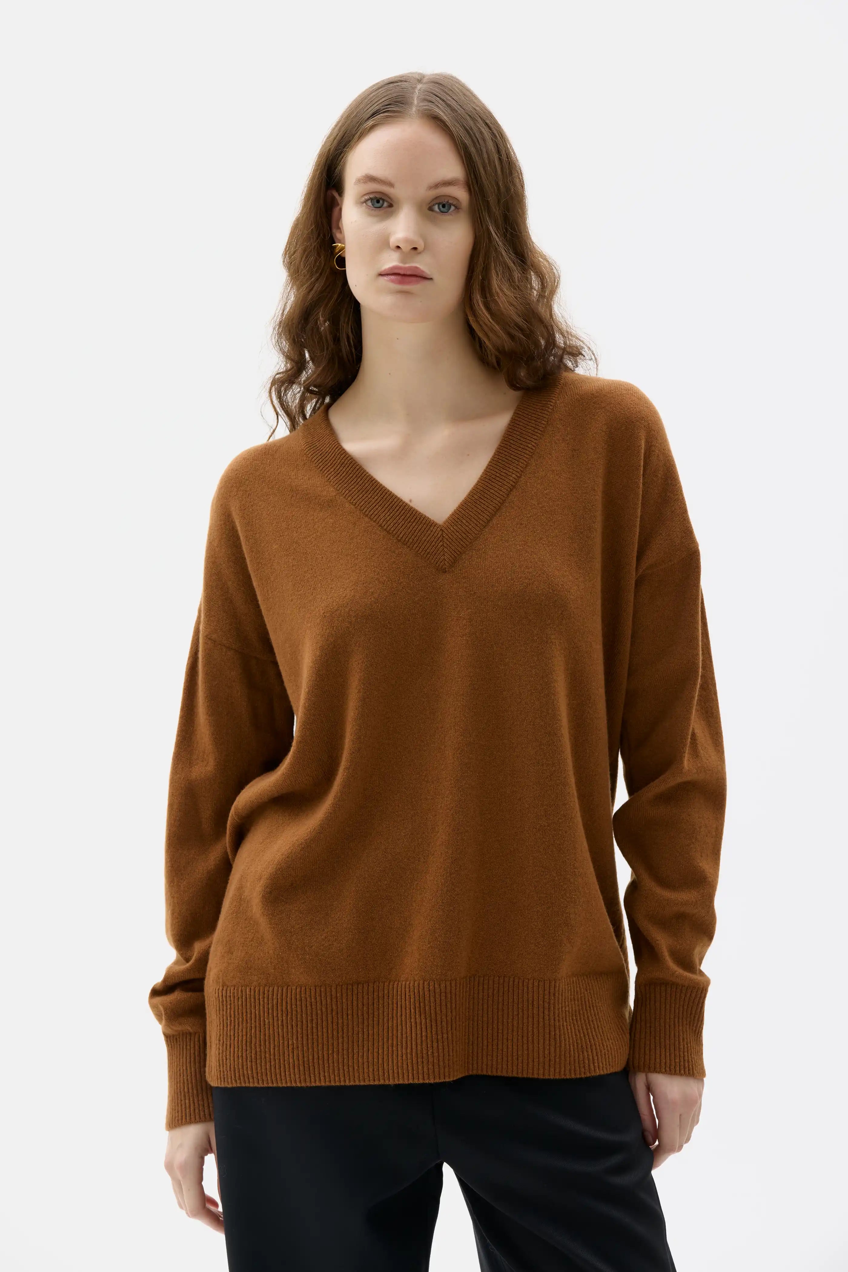 Boe V-Neck Long Cashmere Sweater - Roasted Almond