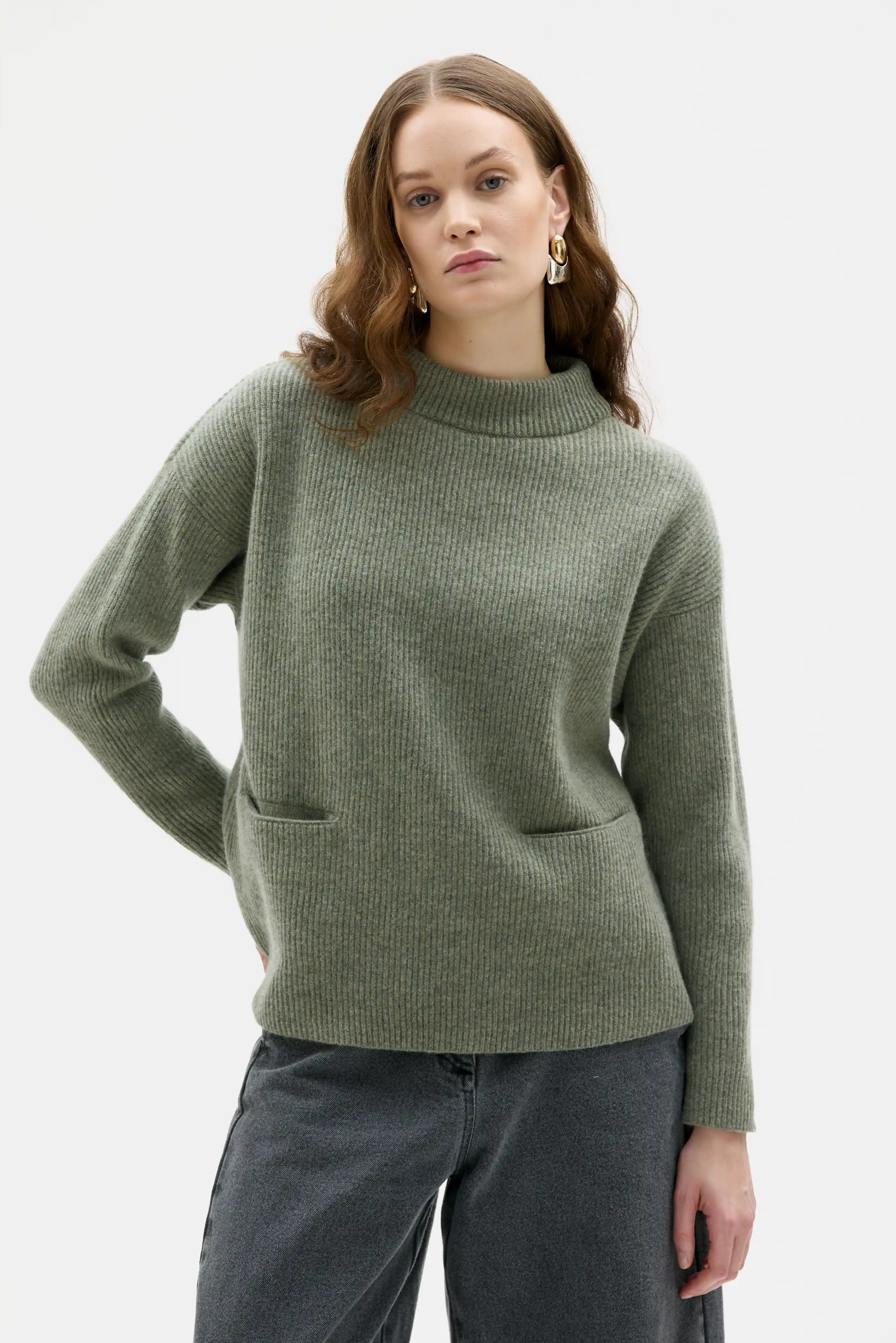 Helga Ribbstickad Ulltröja Med Fickor - Laurel Green Melange