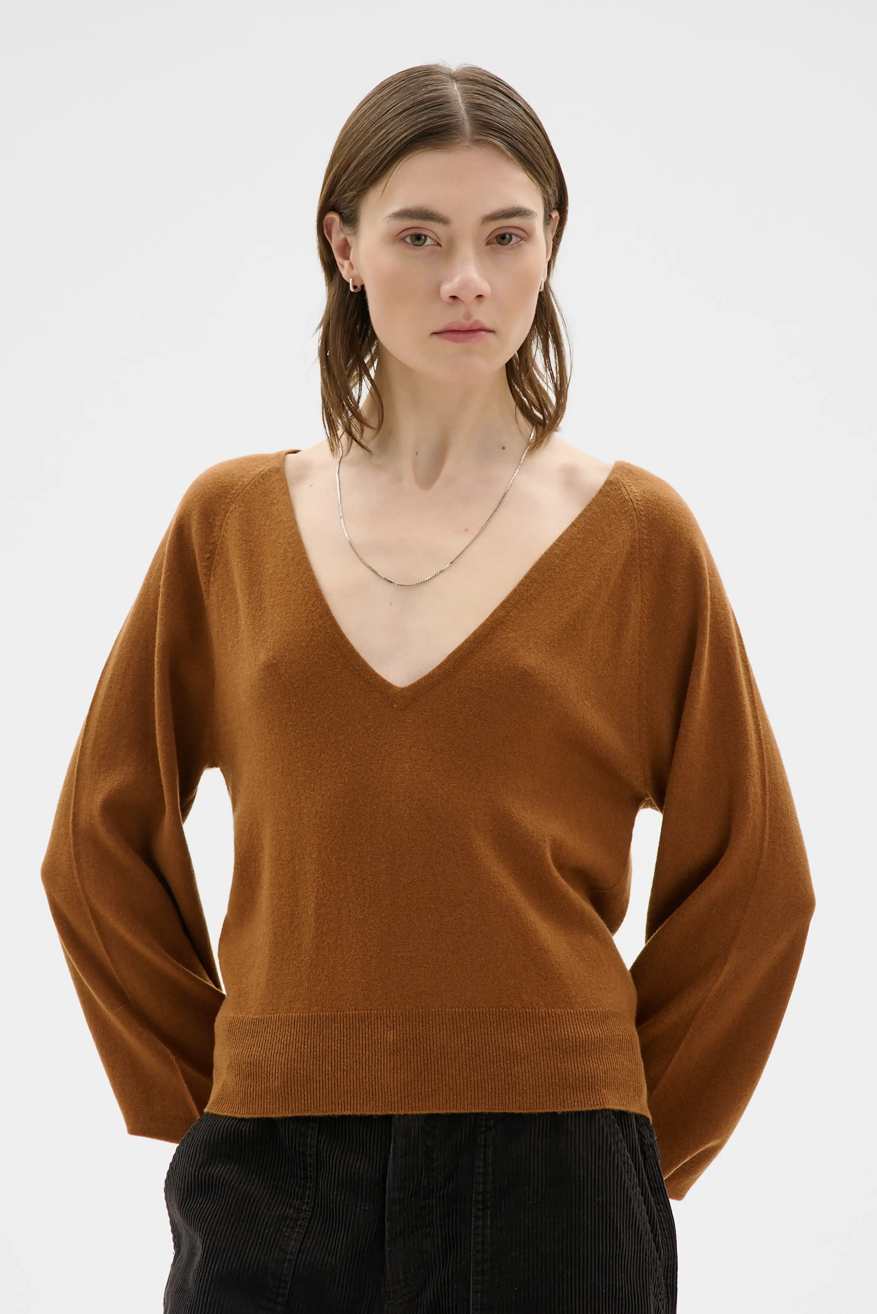 Rika Fine cashmere V-neck sweater - Roasted Almond Brown