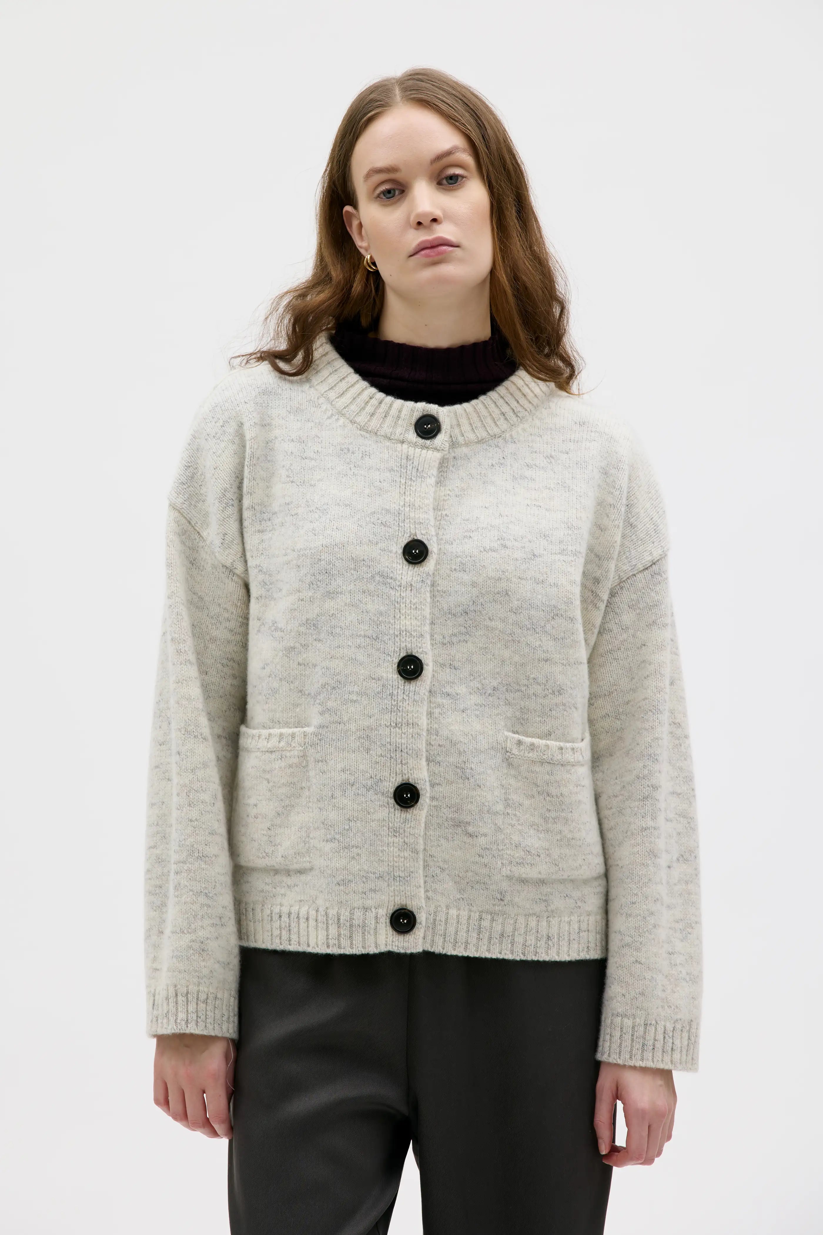 Umi Grovstickad Kofta i Mjuk Ull - White Grey